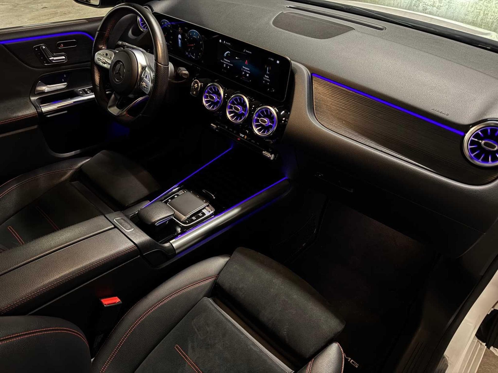 Mercedes B 200 AMG Line (2019) - Photo 43