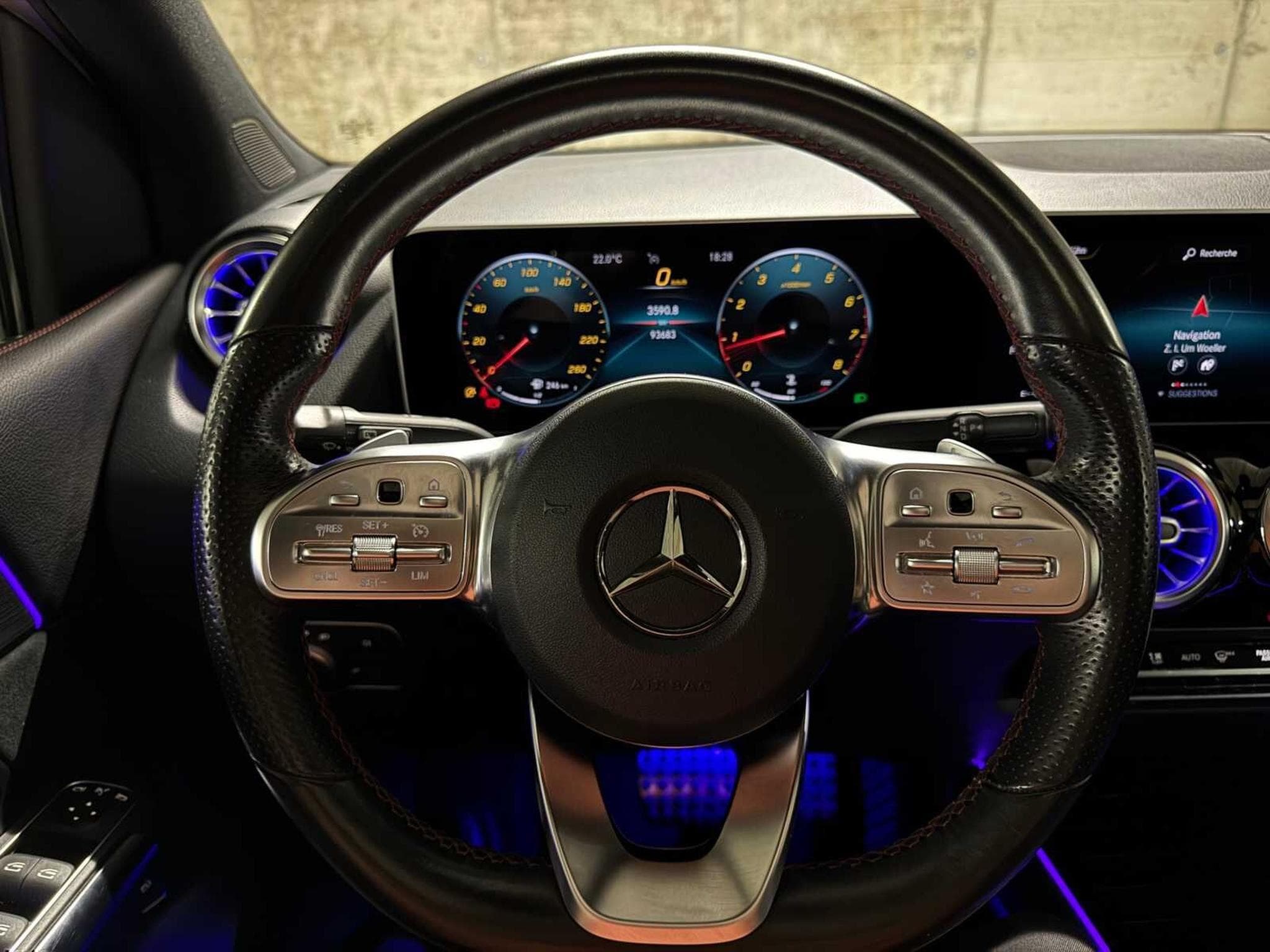 Mercedes B 200 AMG Line (2019) - Photo 46