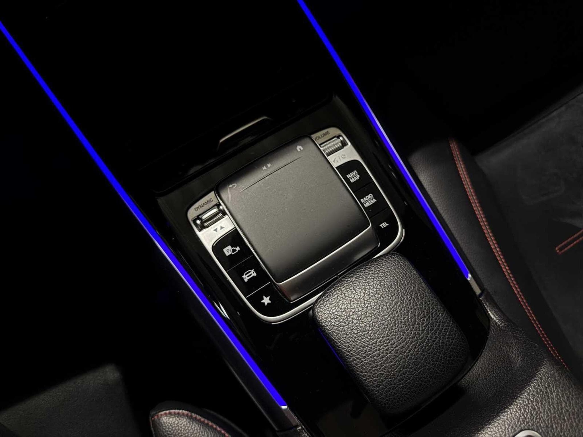 Mercedes B 200 AMG Line (2019) - Photo 48