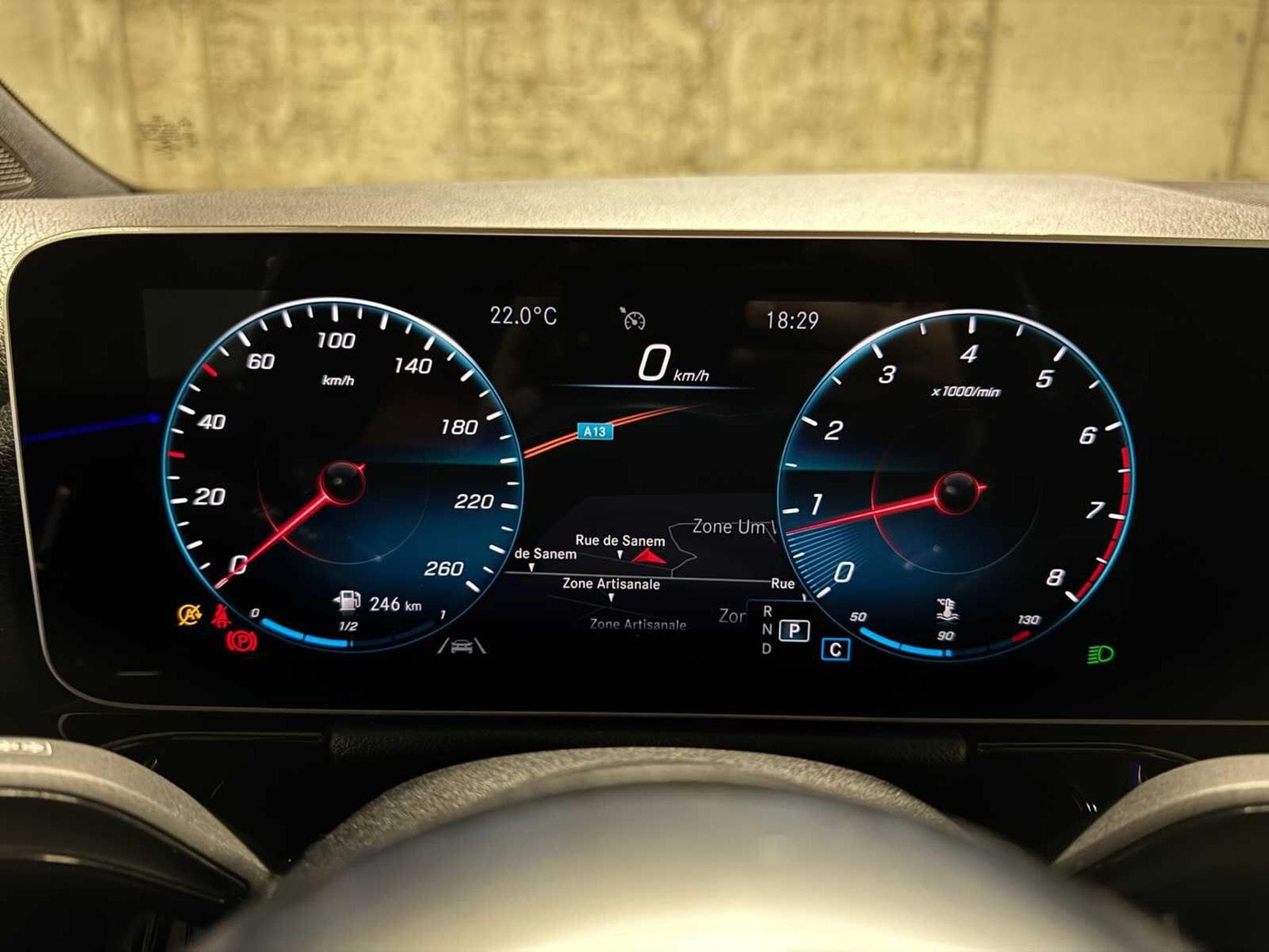 Mercedes B 200 AMG Line (2019) - Photo 47
