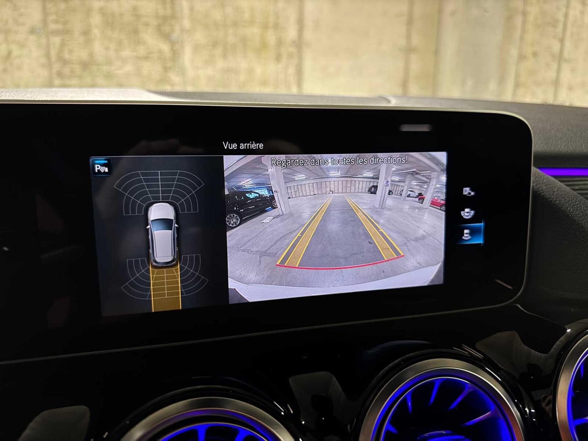 Mercedes B 200 AMG Line (2019) - Photo 41