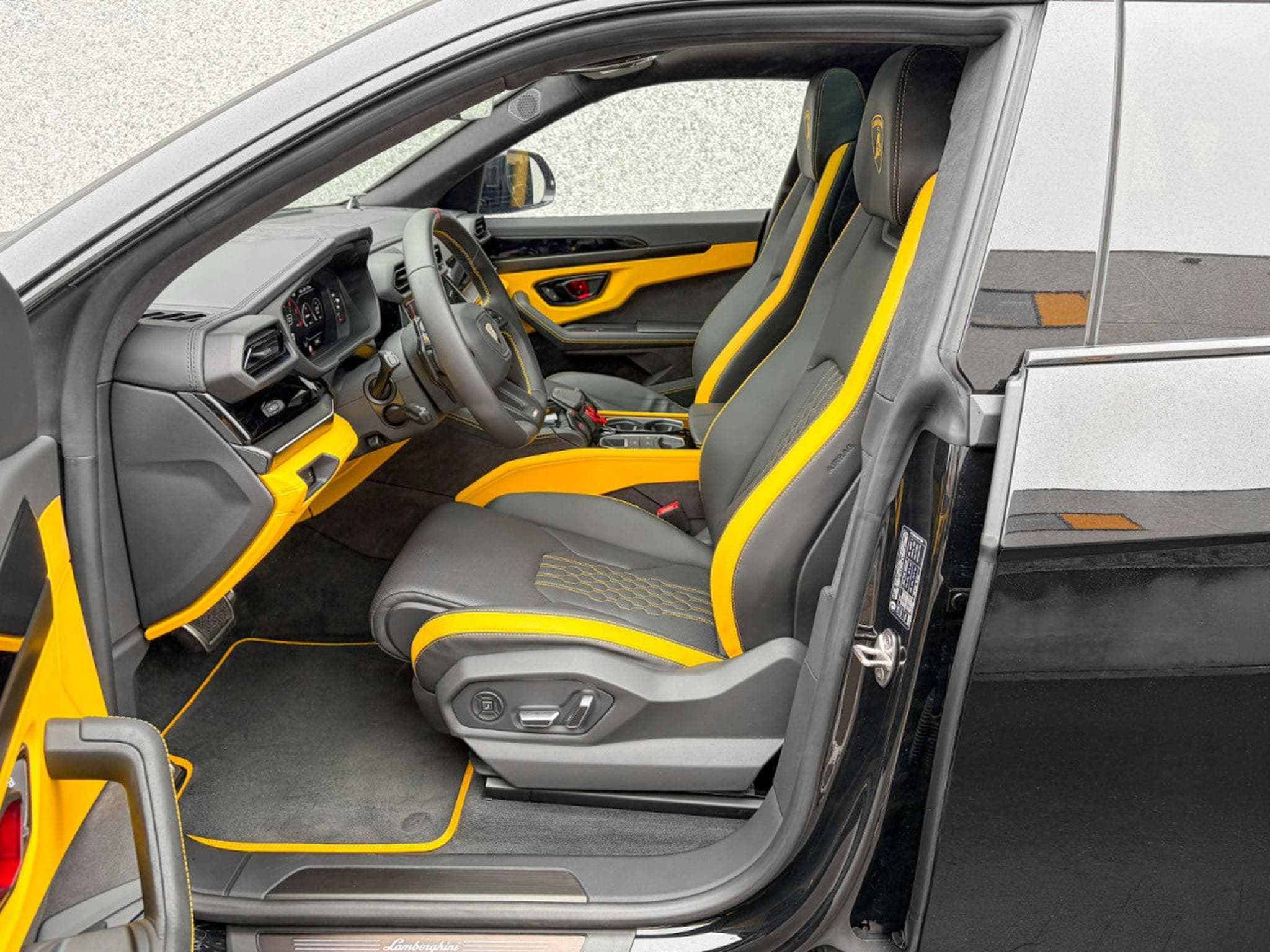 Lamborghini Urus URUS SE 800cv/HUD/PANO/ACC/VOLL (2025) - Foto 4
