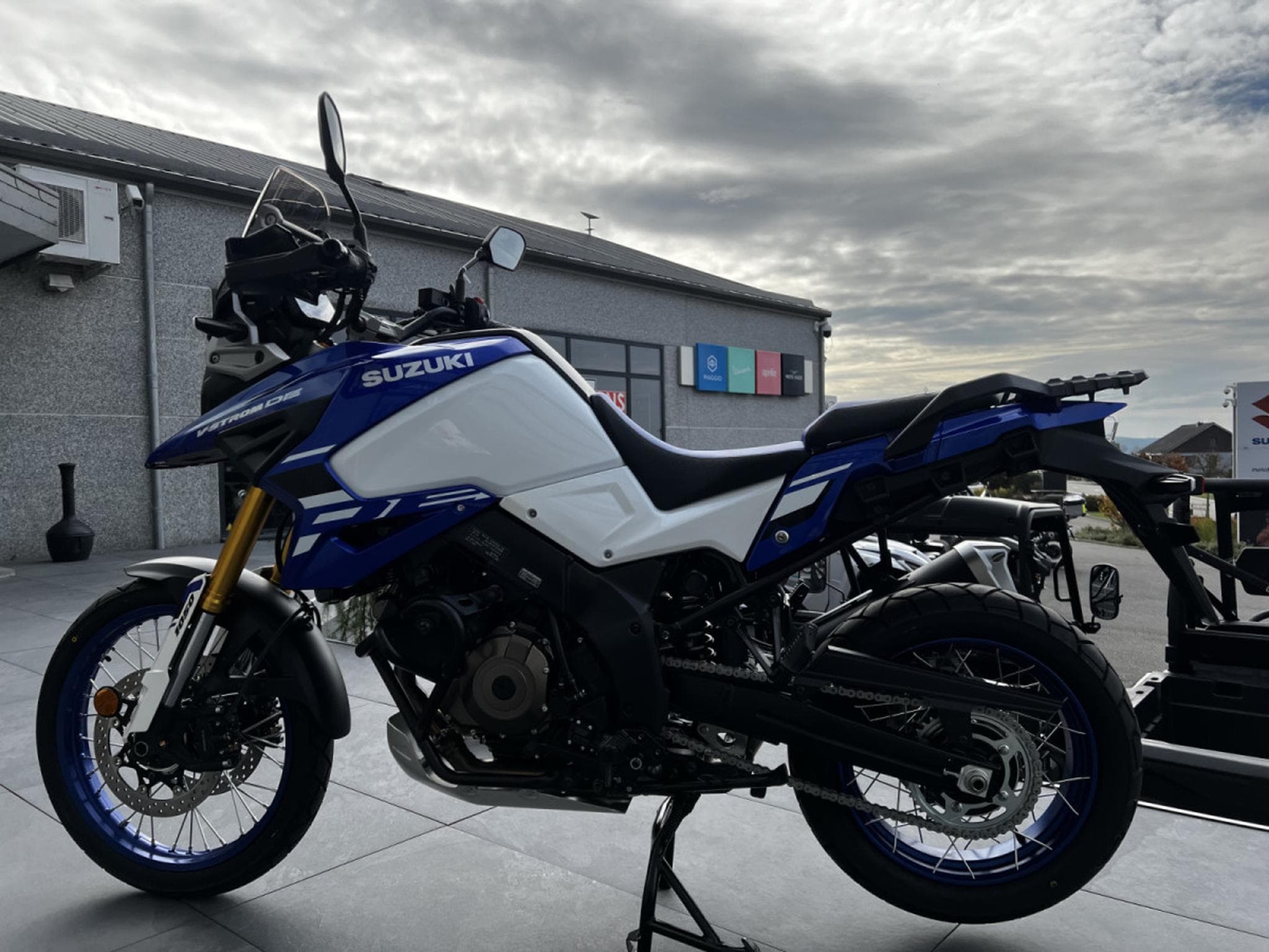 Suzuki V-Strom 1050 DE (2026) - Photo 4