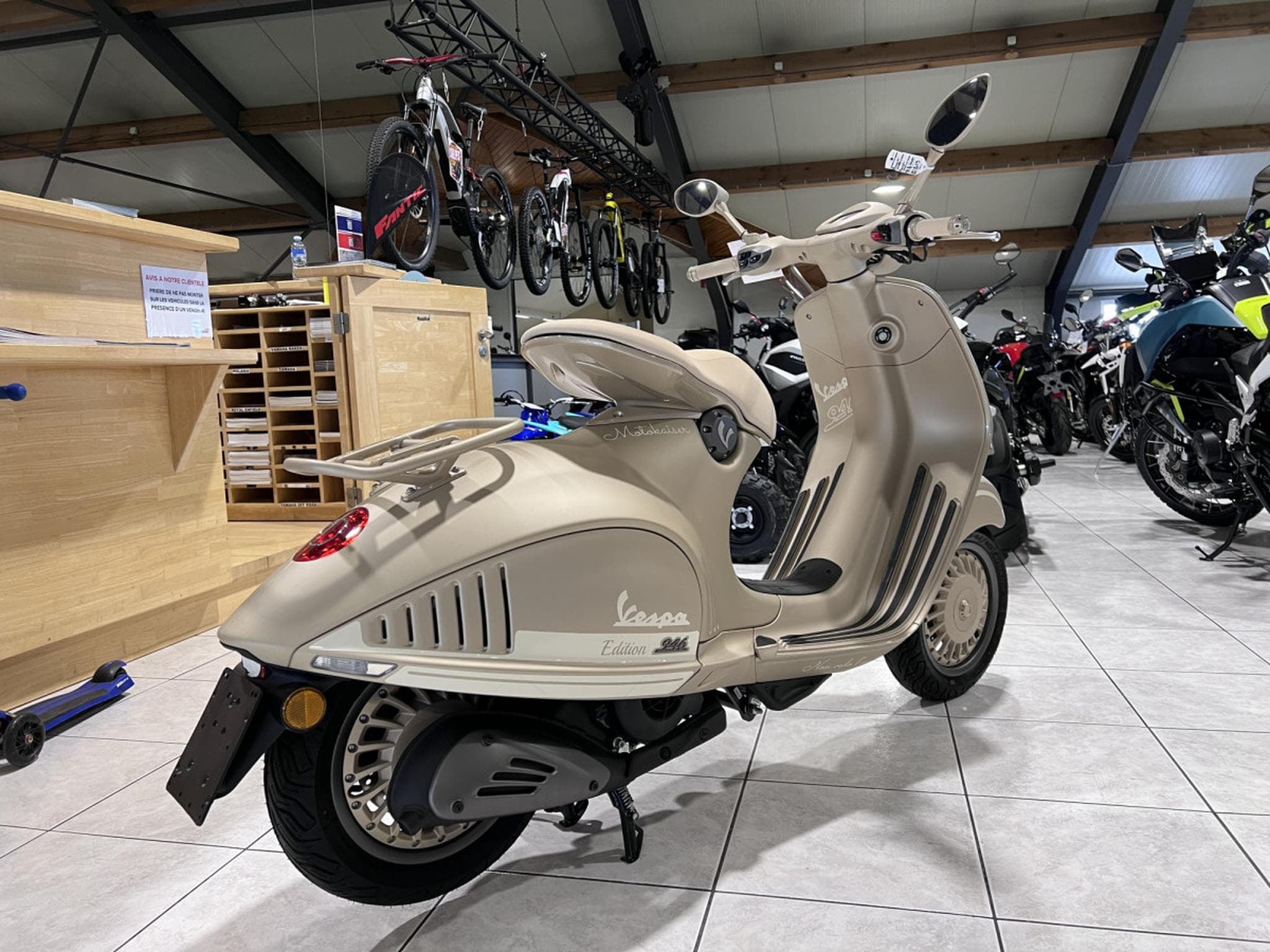 Vespa 946 (2026) - Photo 3