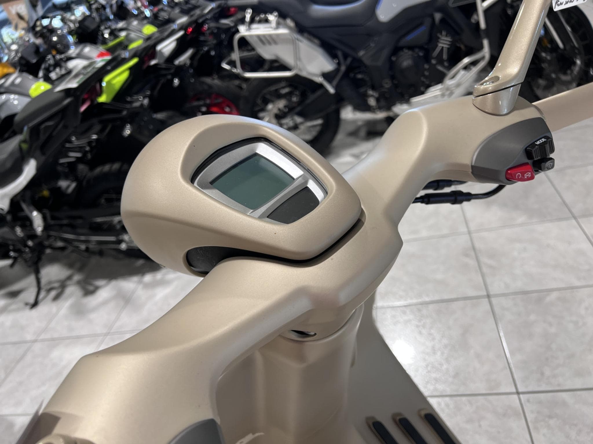 Vespa 946 (2026) - Photo 8