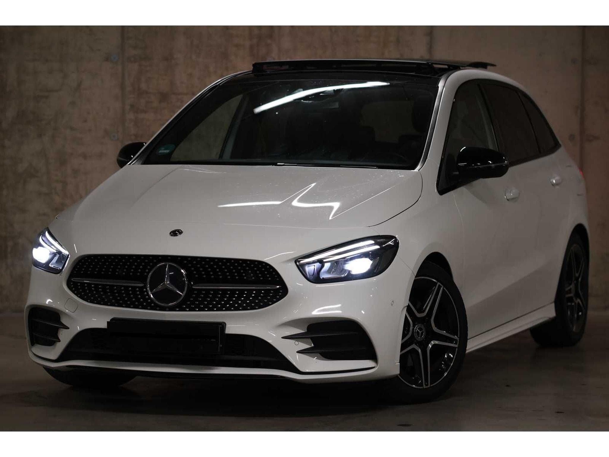 Mercedes B 200 AMG Line (2019) - Foto 2