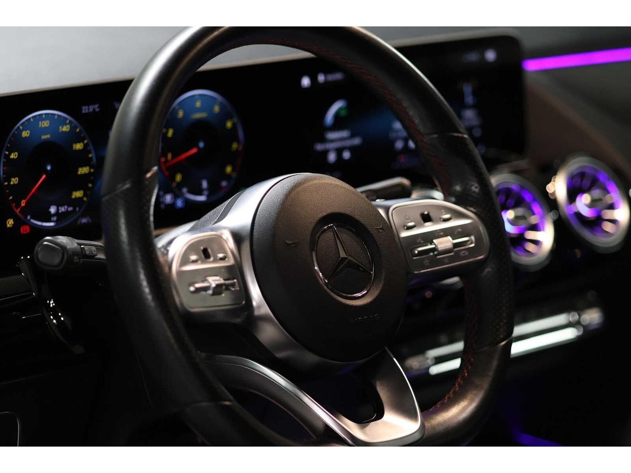 Mercedes B 200 AMG Line (2019) - Foto 26