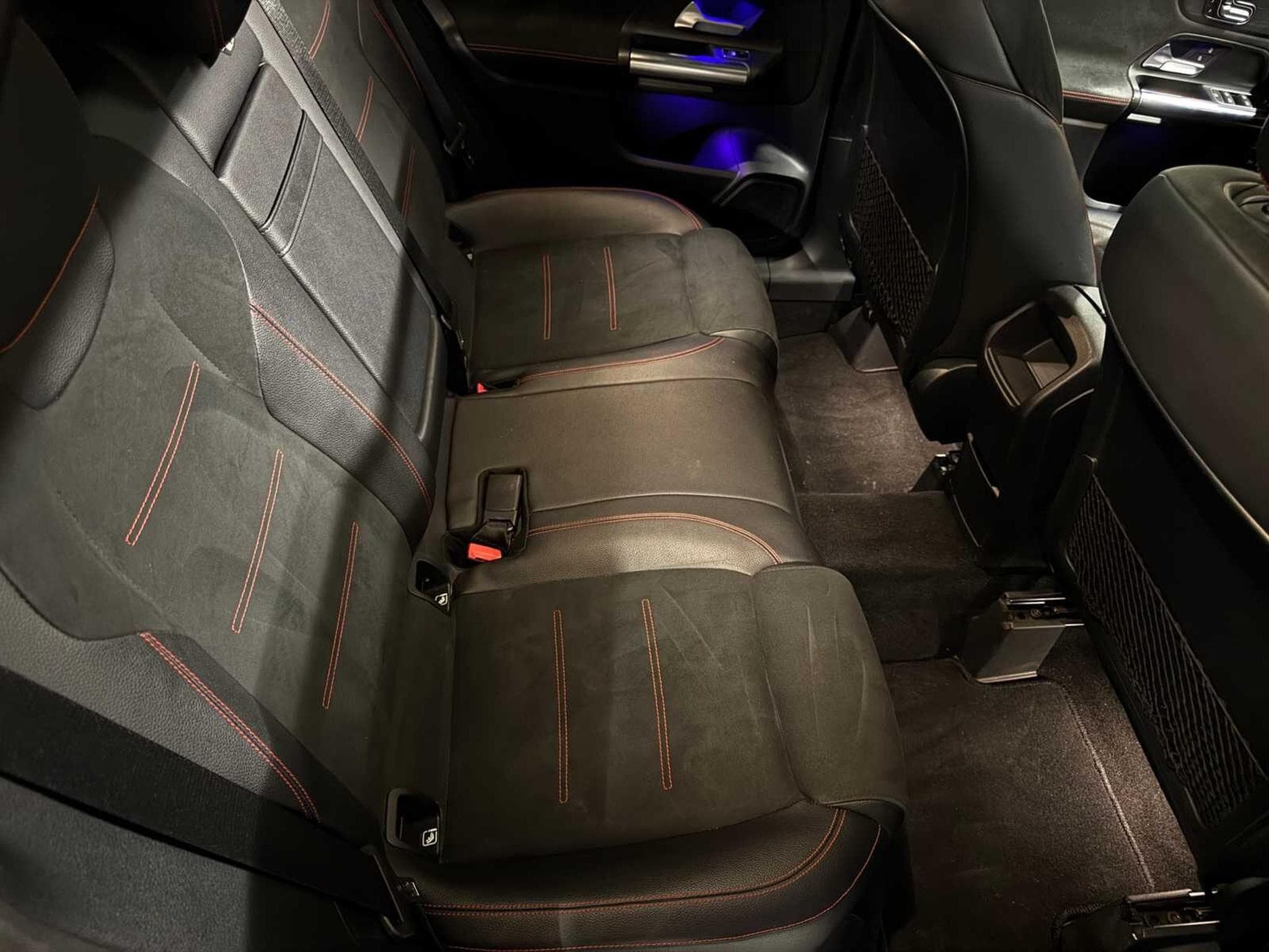 Mercedes B 200 AMG Line (2019) - Foto 49