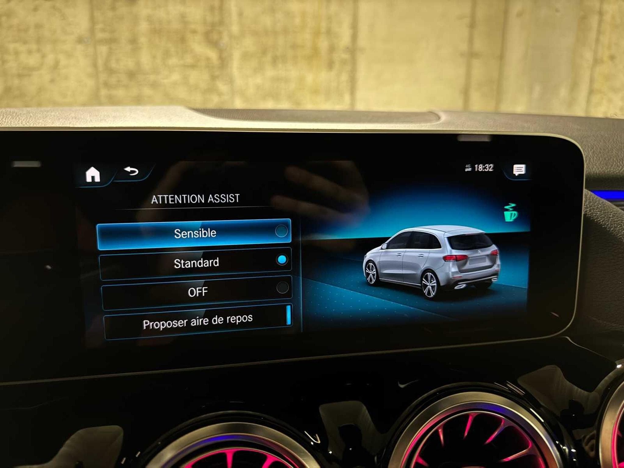 Mercedes B 200 AMG Line (2019) - Foto 43