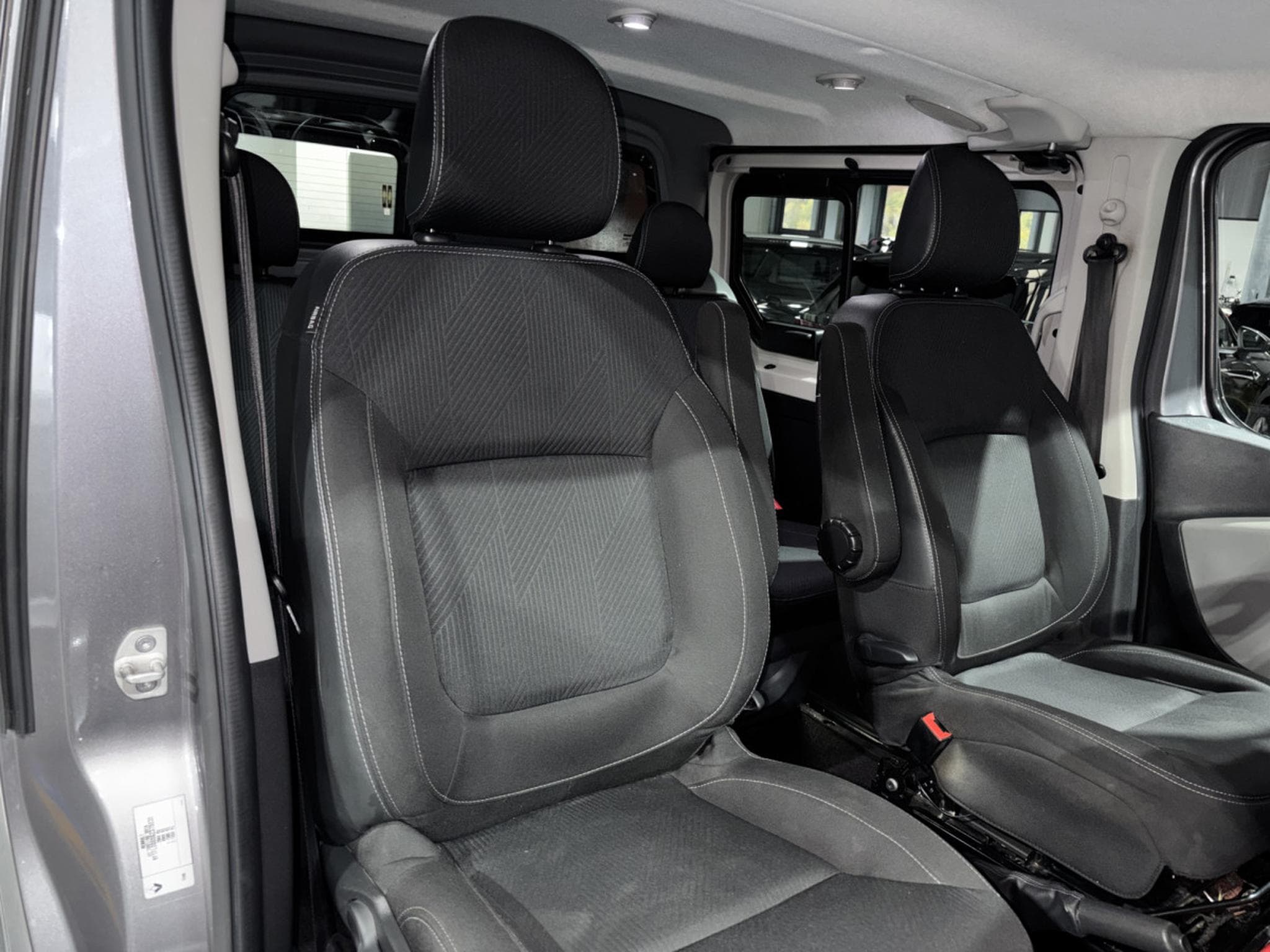 Renault Trafic 1.6 dCi Passanger (2019) - Foto 10