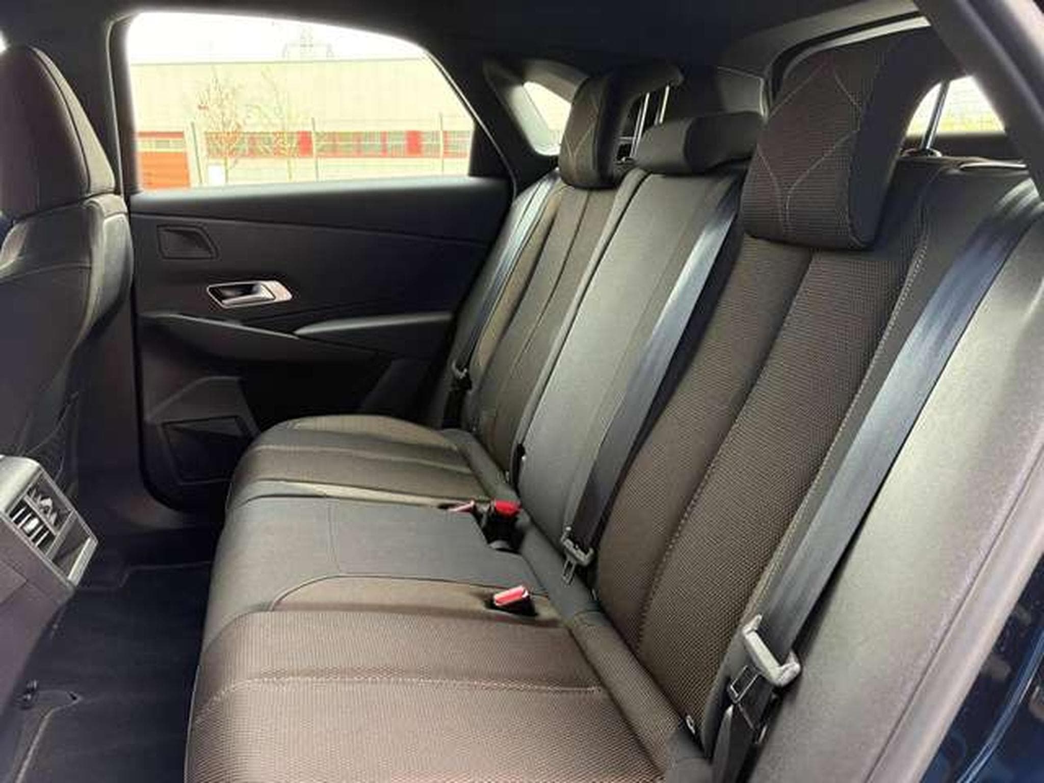 DS Automobiles DS7 DS7 BlueHDI 130 Aut. BASTILLE (2023) - Foto 6