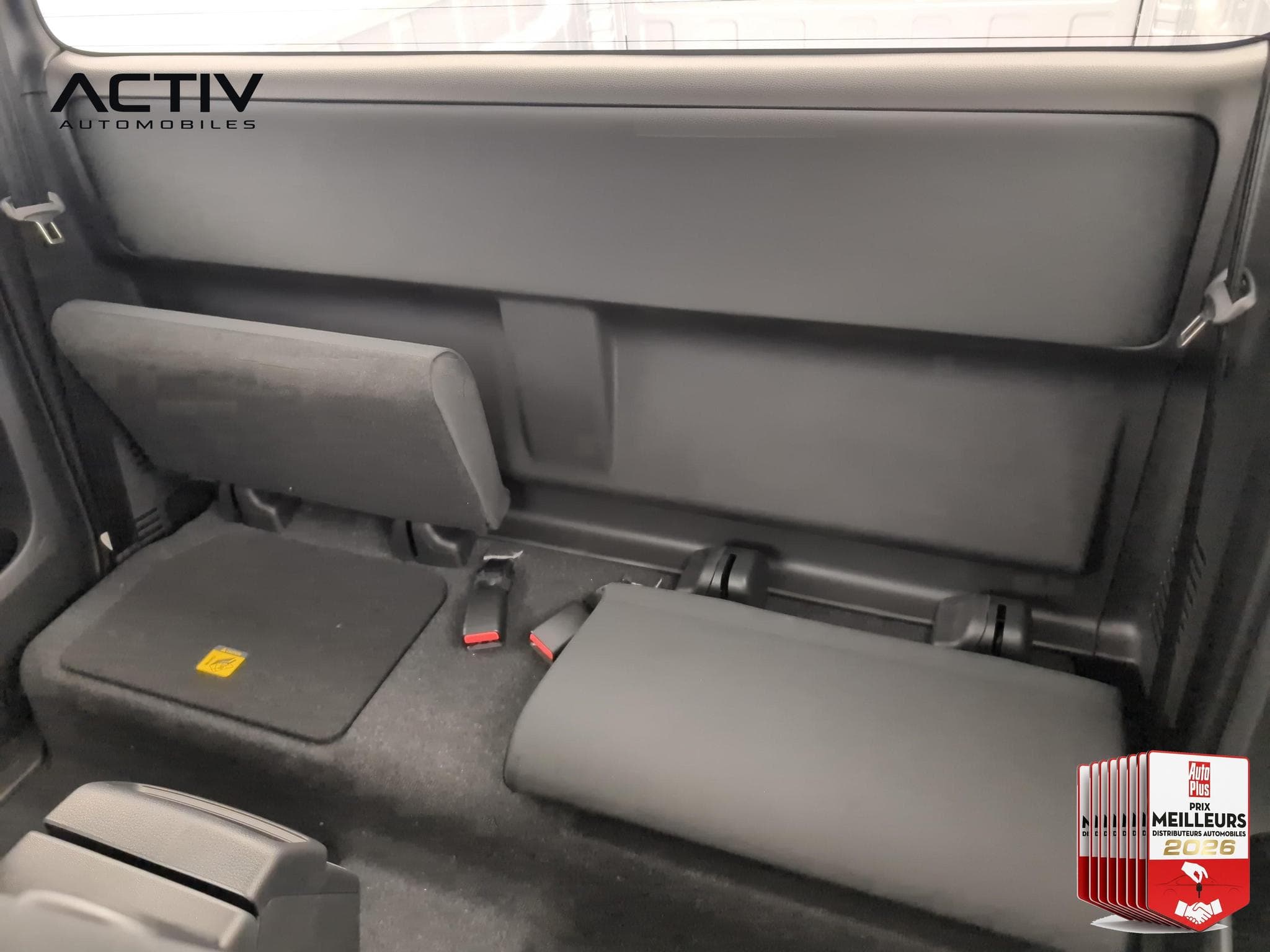 Isuzu D-MAX 2.2L SPACE CABINE M/T EVOLUTION (2026) - Photo 12