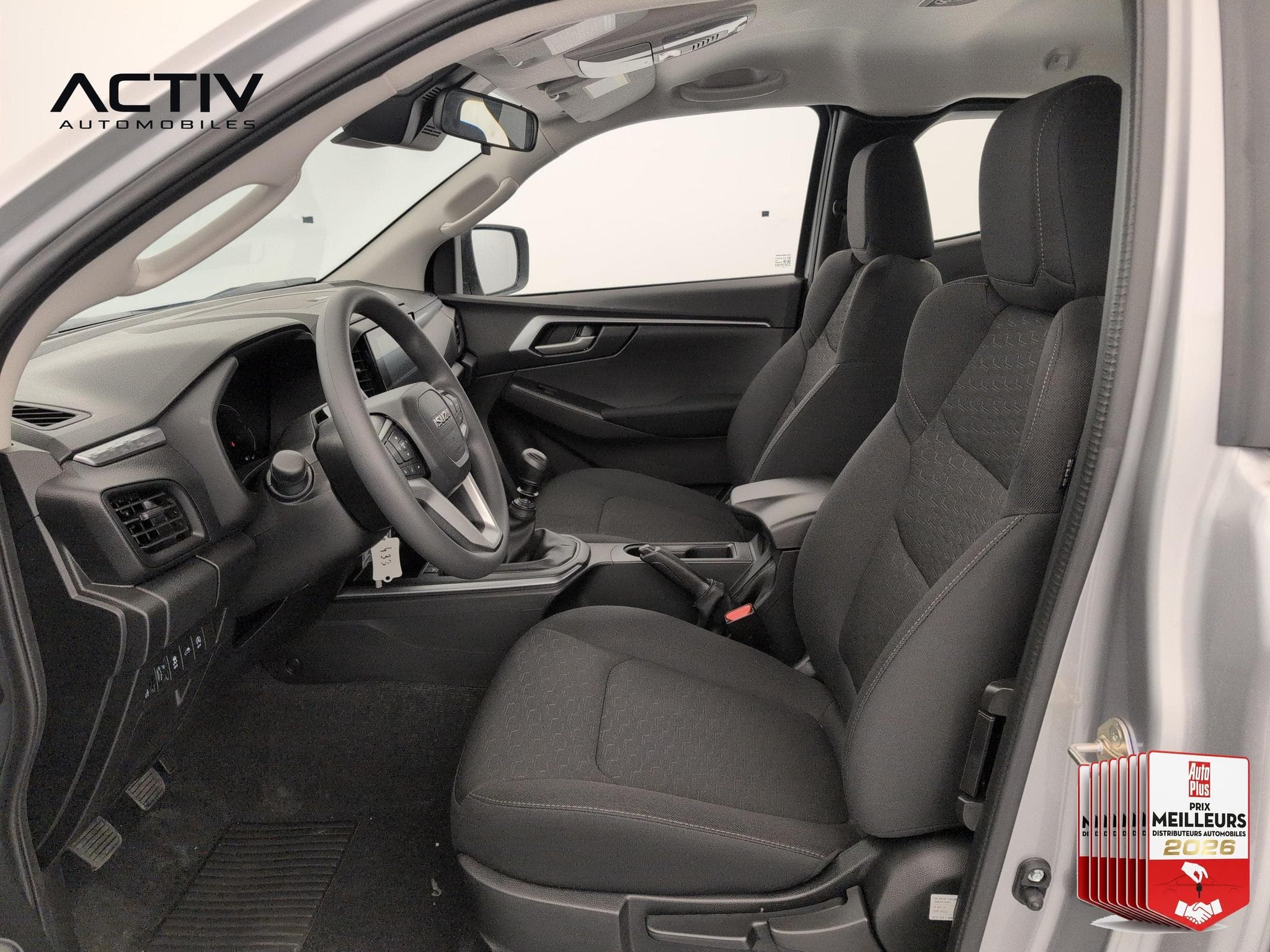 Isuzu D-MAX 2.2L SPACE CABINE M/T EVOLUTION (2026) - Photo 15