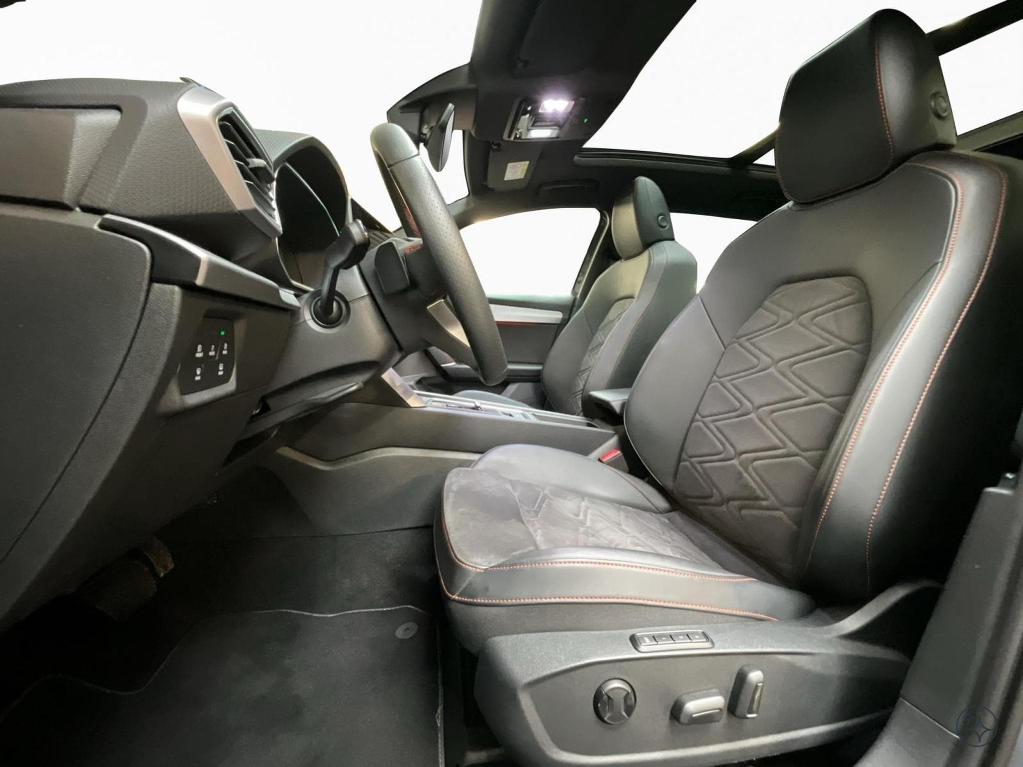 Seat Leon ST+FR+DSG+Pano+Dinamica+Matrix-LED+AHK (2025) - Foto 9