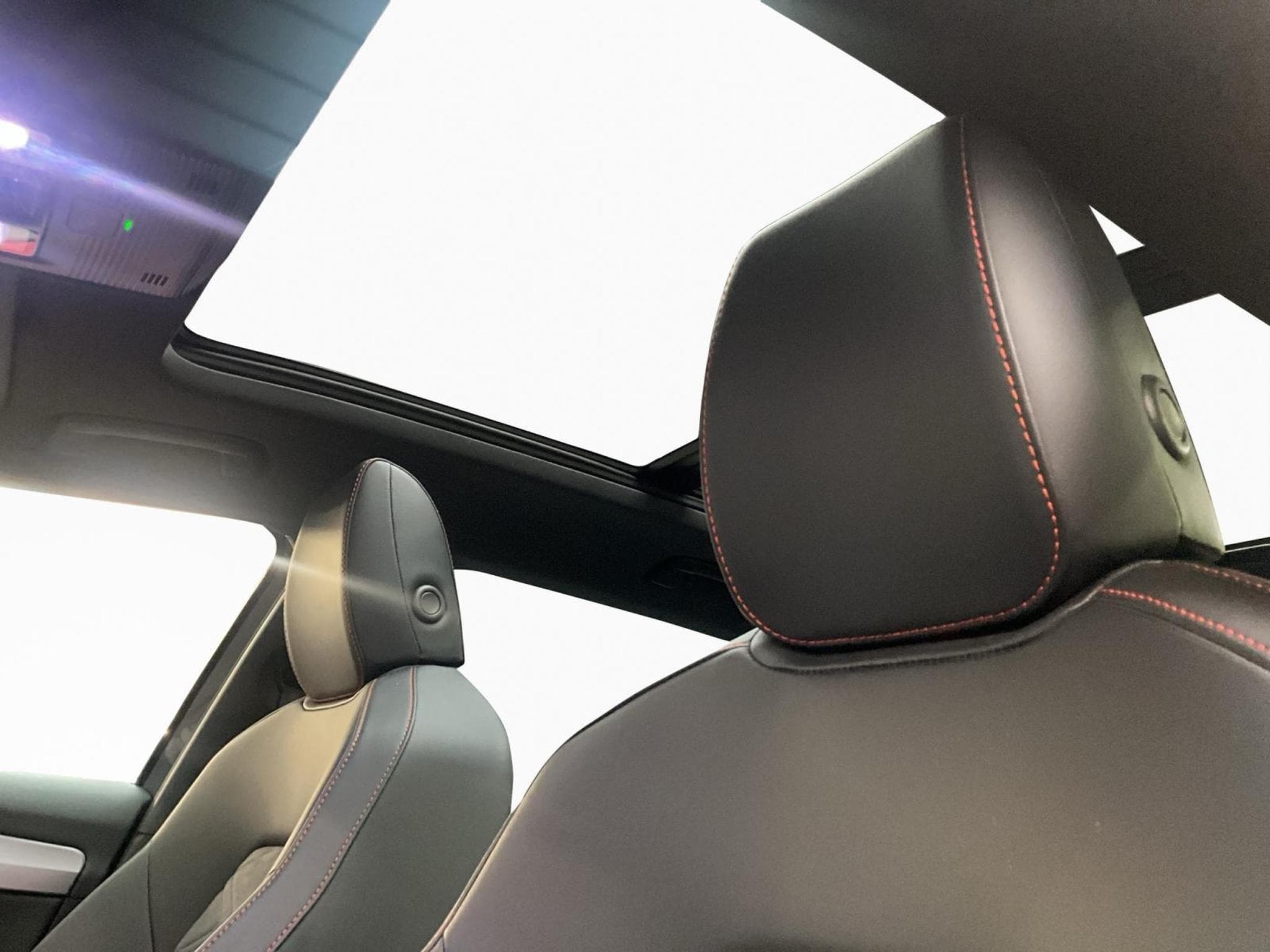 Seat Leon ST+FR+DSG+Pano+Dinamica+Matrix-LED+AHK (2025) - Foto 15
