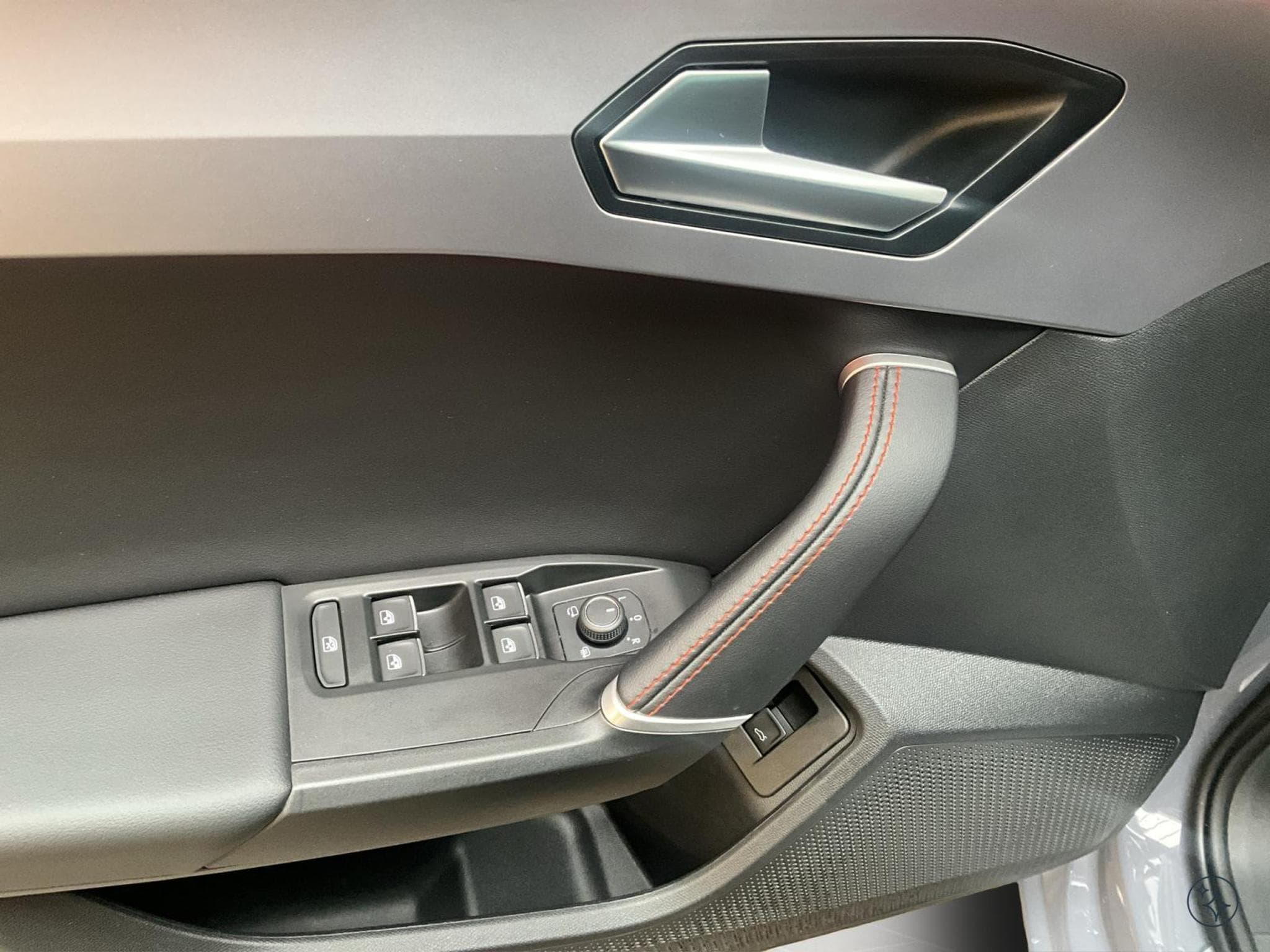 Seat Leon ST+FR+DSG+Pano+Dinamica+Matrix-LED+AHK (2025) - Foto 14