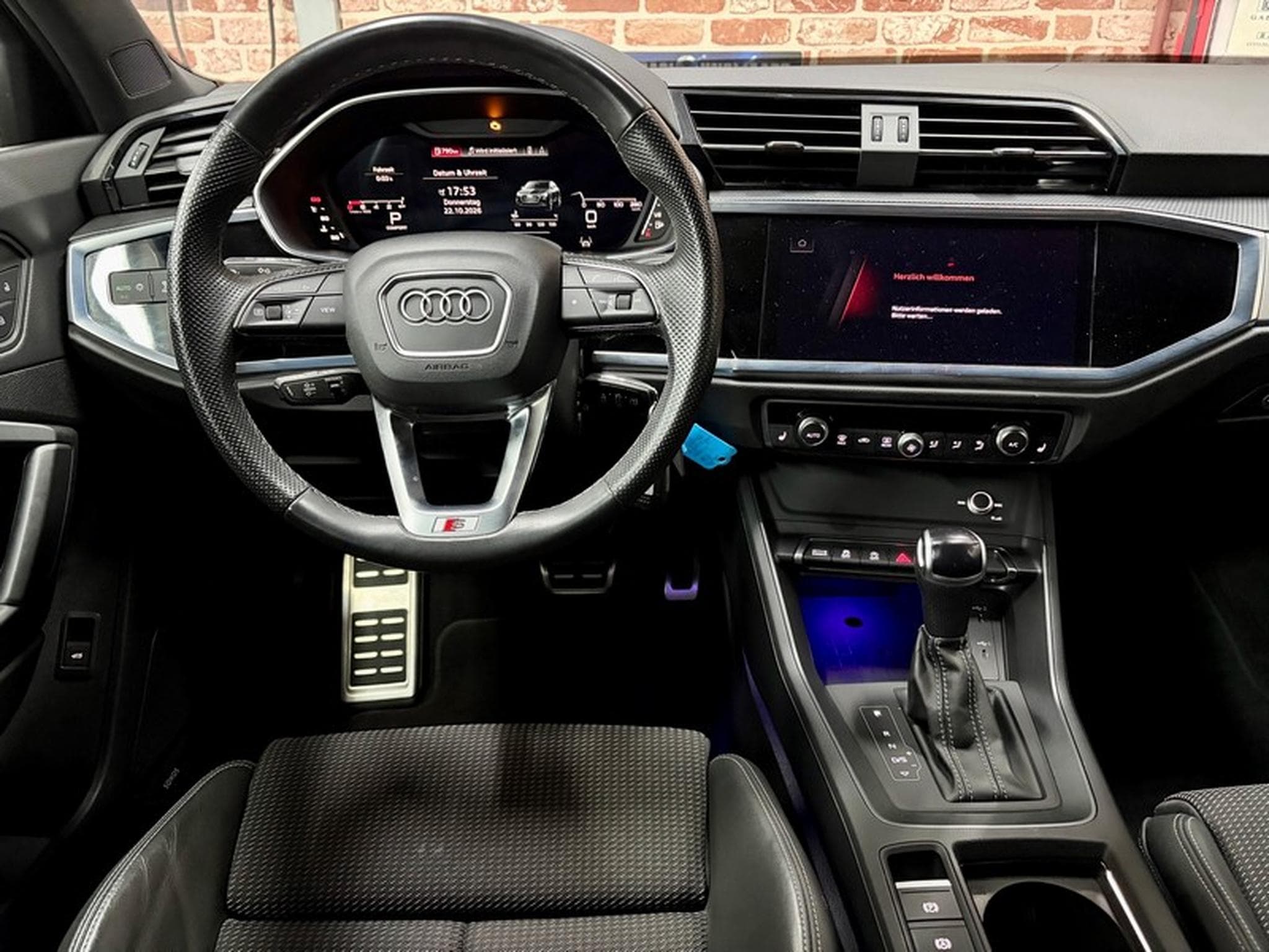 Audi Q3 Q3 35 TFSi 150cv Auto S-LINE (2023) - Photo 4