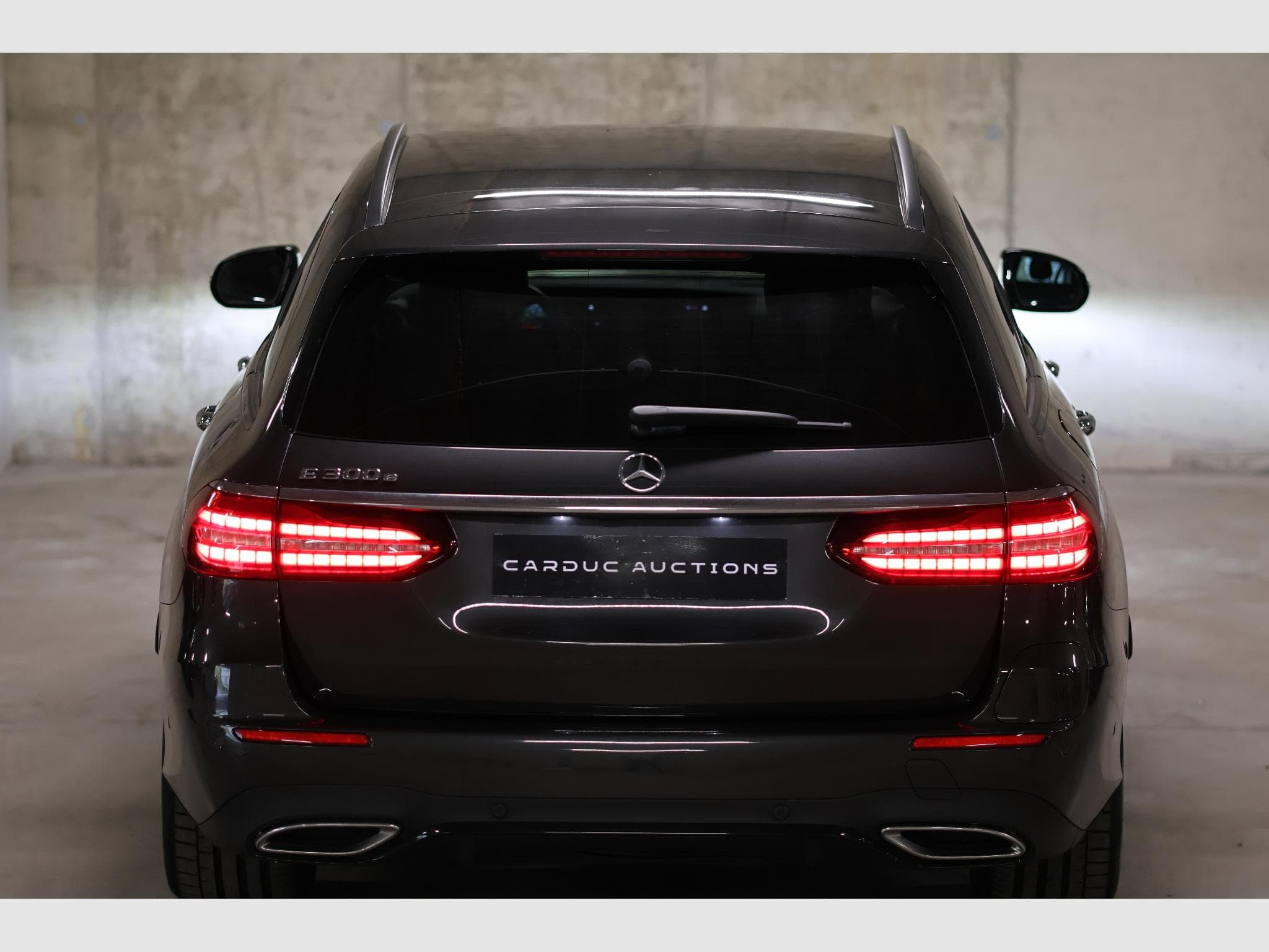 Mercedes E 300 E 300e T 9G-TRONIC AMG Line (2022) - Foto 17