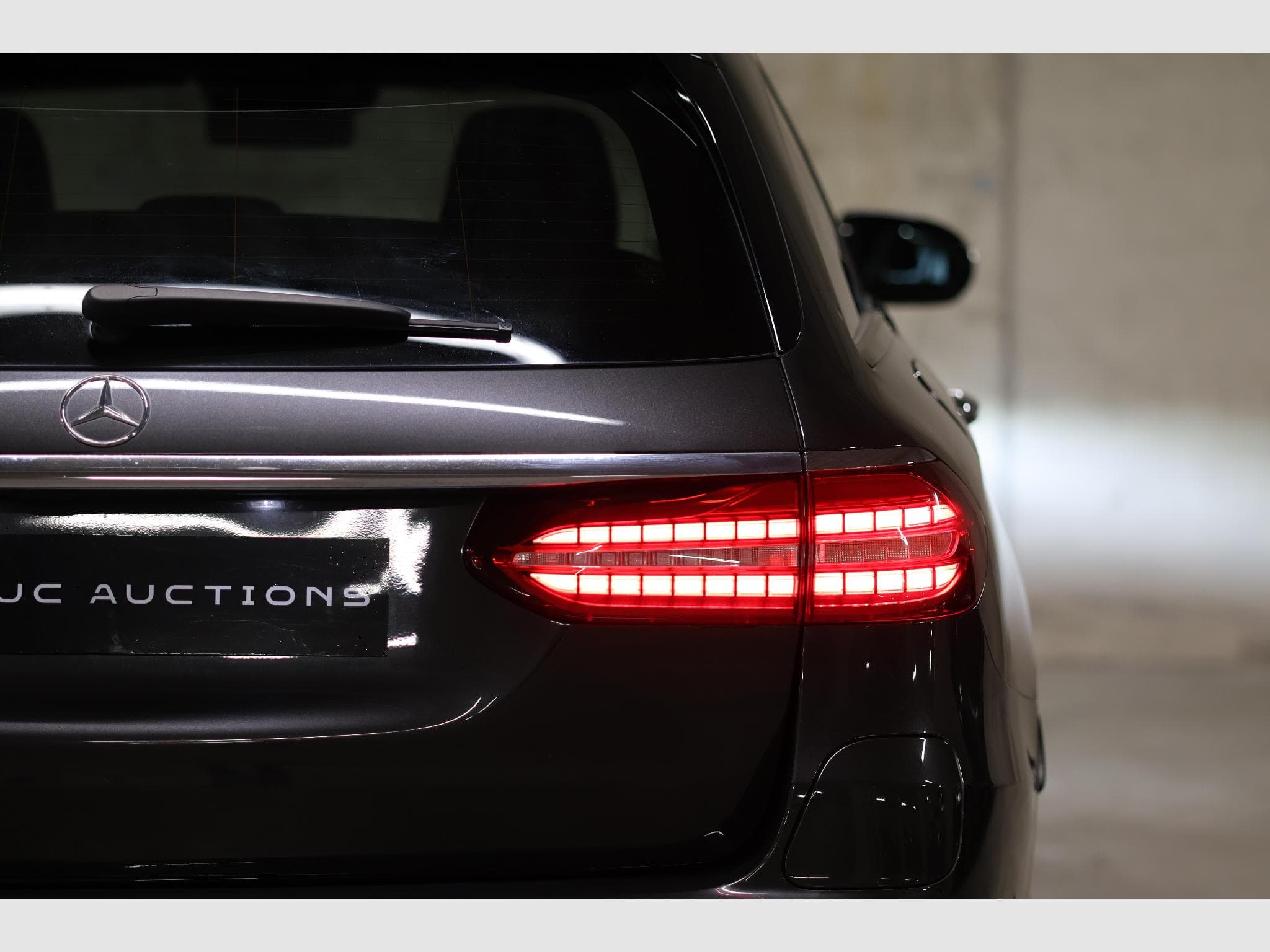 Mercedes E 300 E 300e T 9G-TRONIC AMG Line (2022) - Foto 21