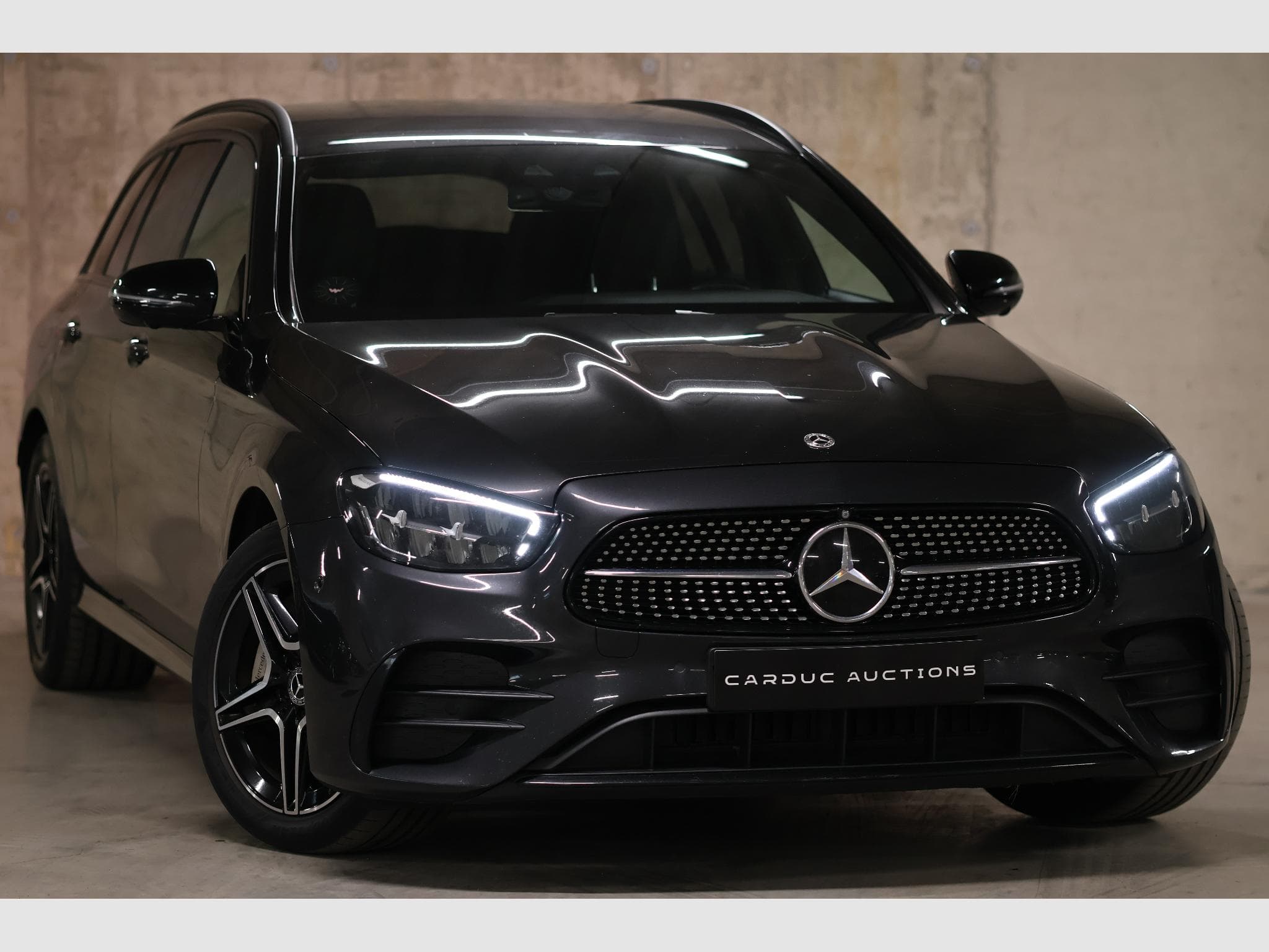Mercedes E 300 E 300e T 9G-TRONIC AMG Line (2022) - Foto 10