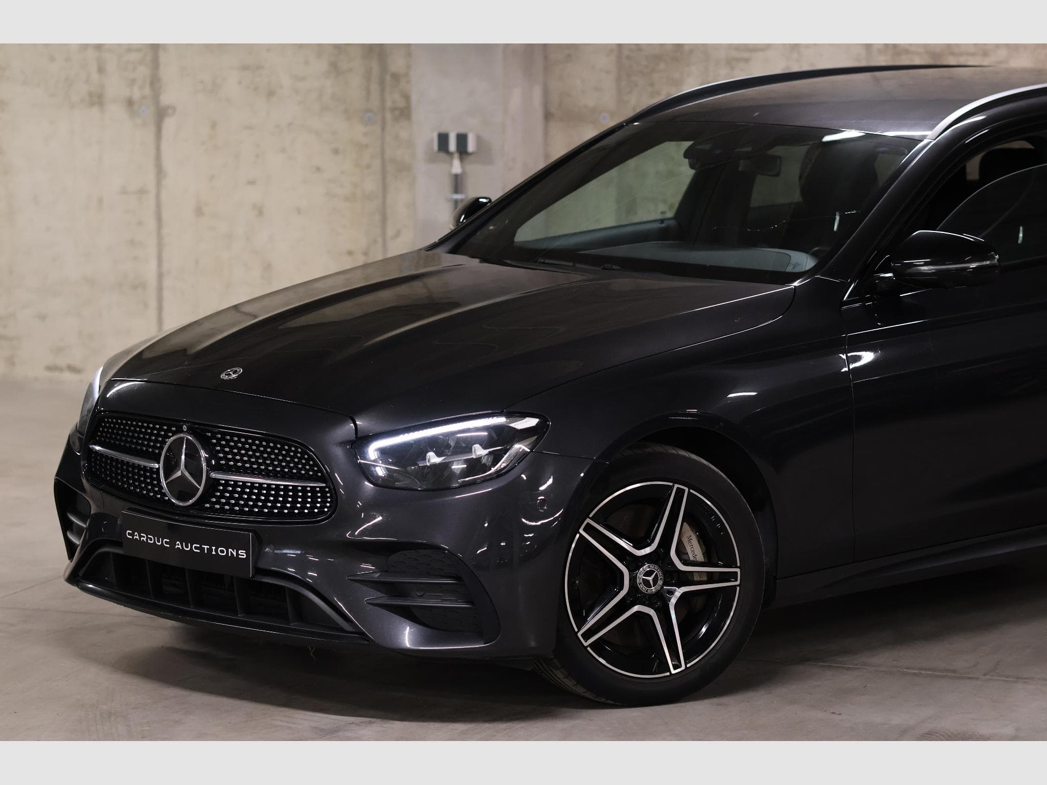 Mercedes E 300 E 300e T 9G-TRONIC AMG Line (2022) - Foto 4