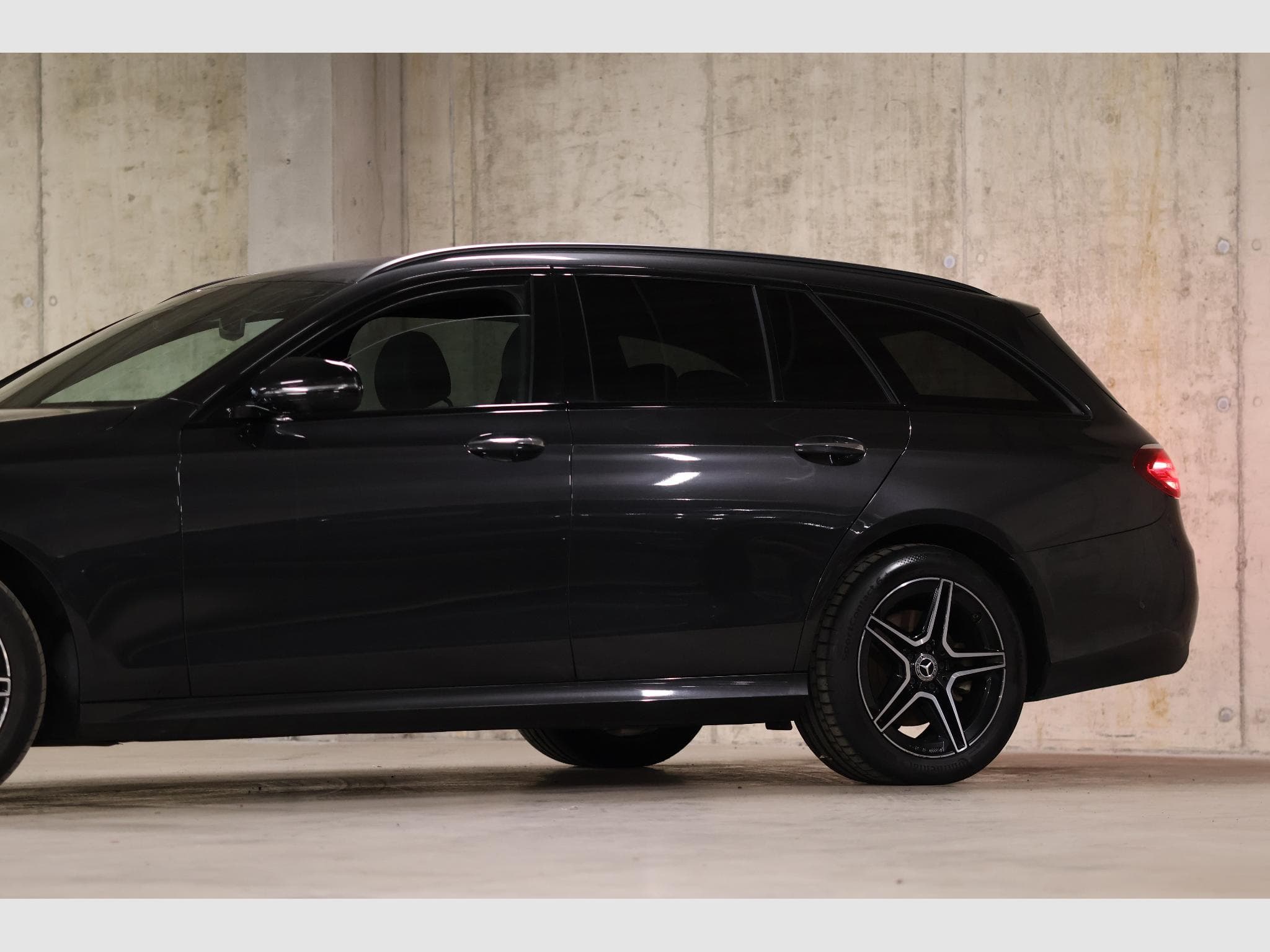 Mercedes E 300 E 300e T 9G-TRONIC AMG Line (2022) - Foto 5