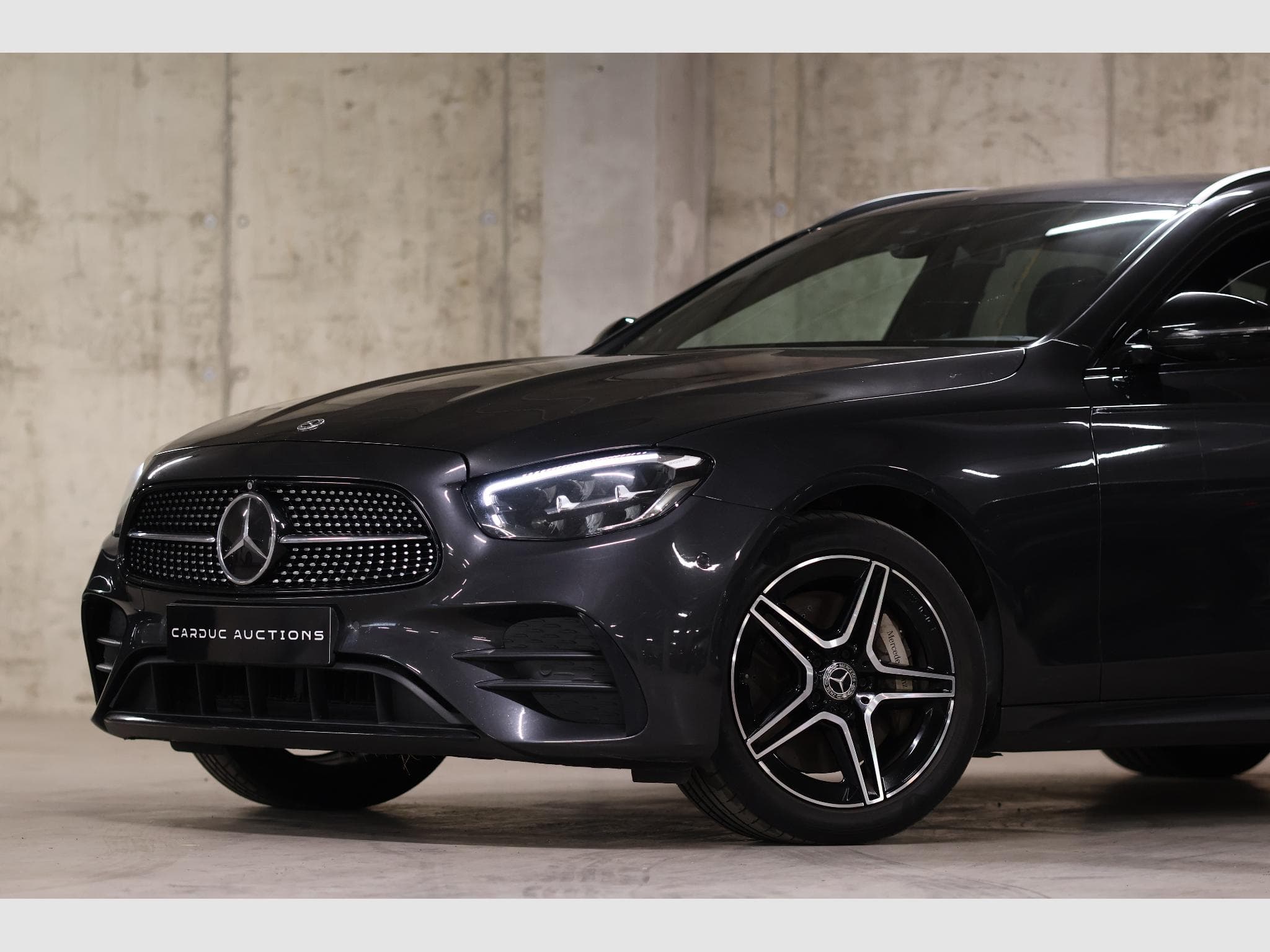 Mercedes E 300 E 300e T 9G-TRONIC AMG Line (2022) - Foto 3