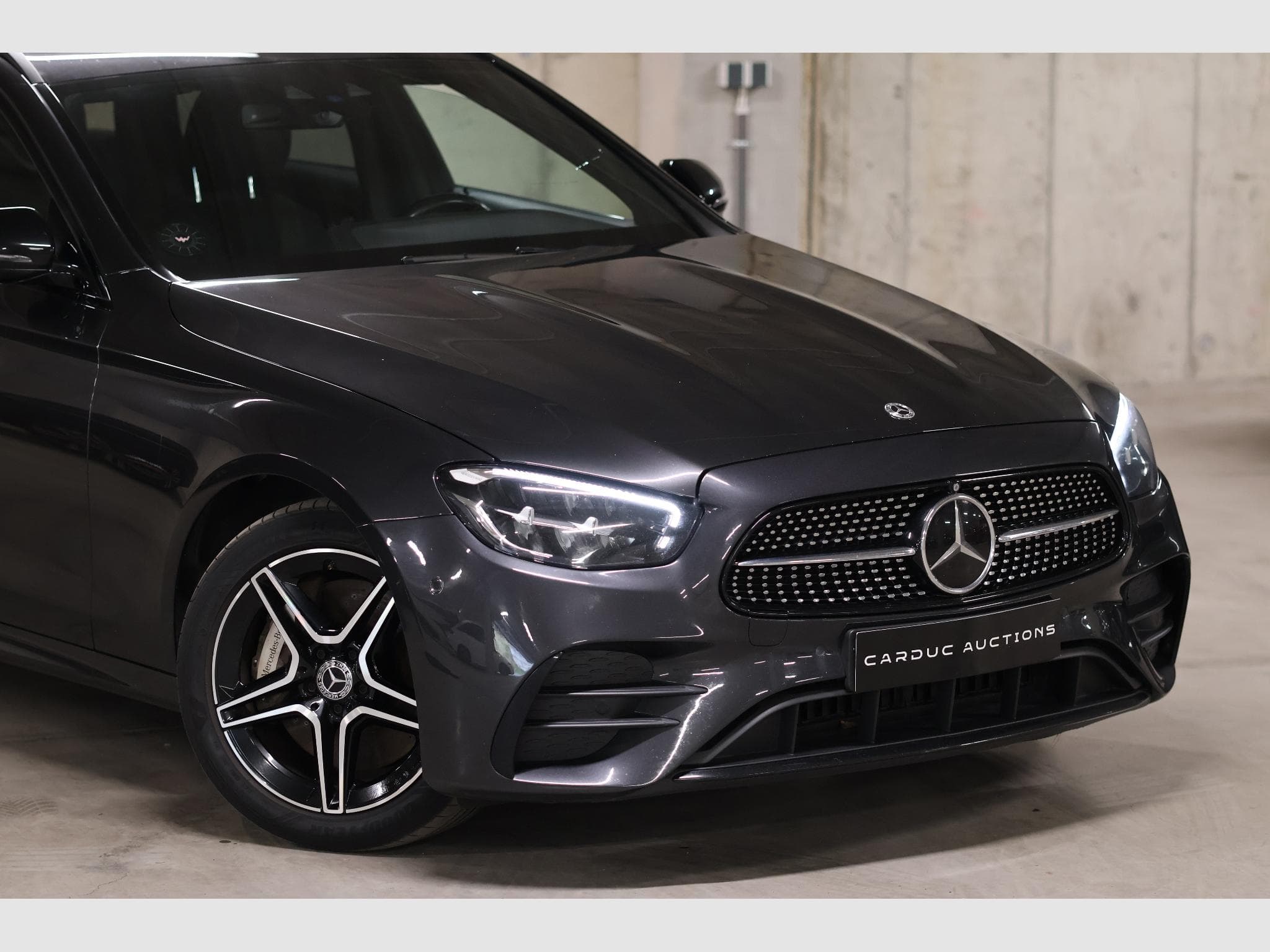 Mercedes E 300 E 300e T 9G-TRONIC AMG Line (2022) - Foto 12
