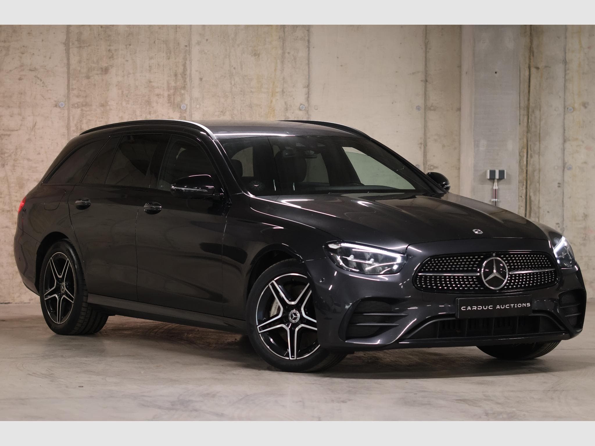 Mercedes E 300 E 300e T 9G-TRONIC AMG Line (2022) - Foto 9