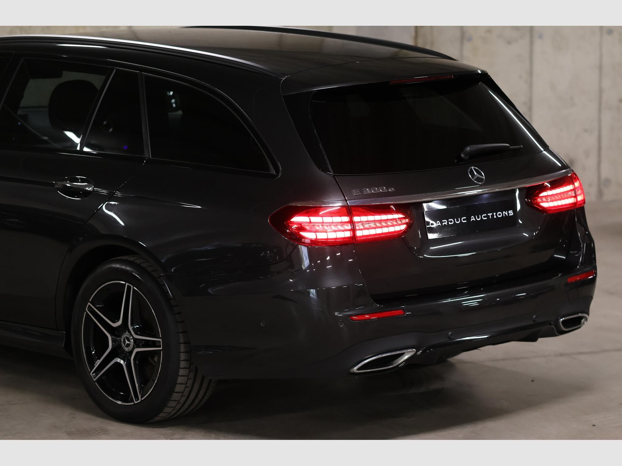 Mercedes E 300 E 300e T 9G-TRONIC AMG Line (2022) - Foto 19
