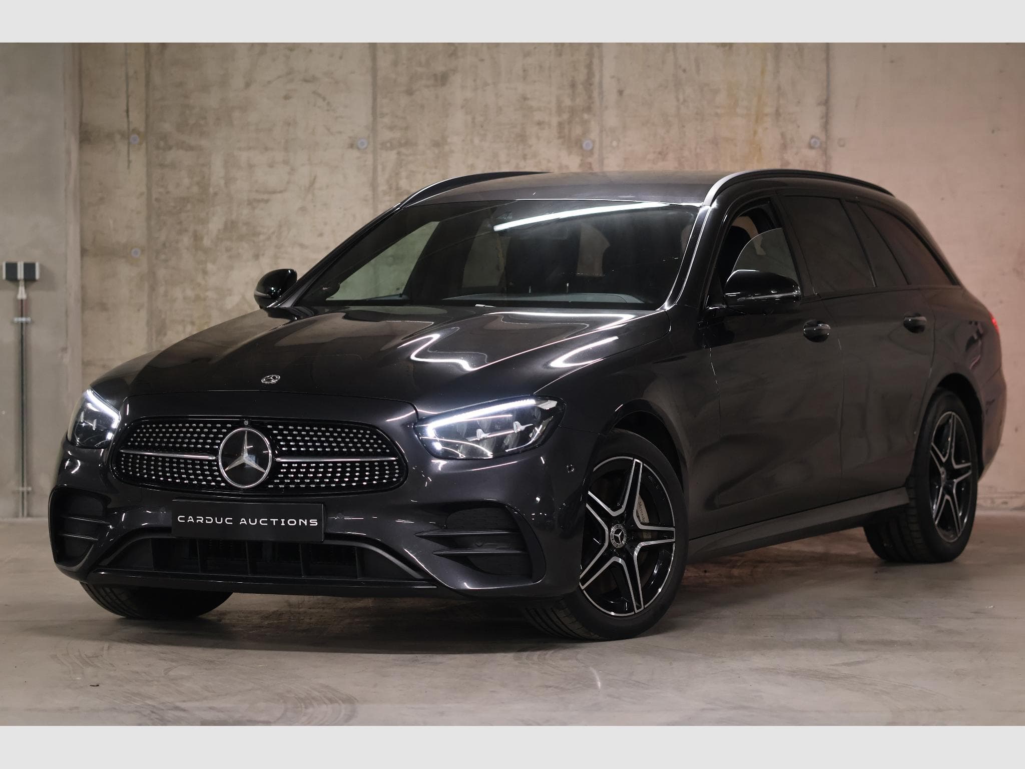 Mercedes E 300 E 300e T 9G-TRONIC AMG Line (2022) - Foto 1