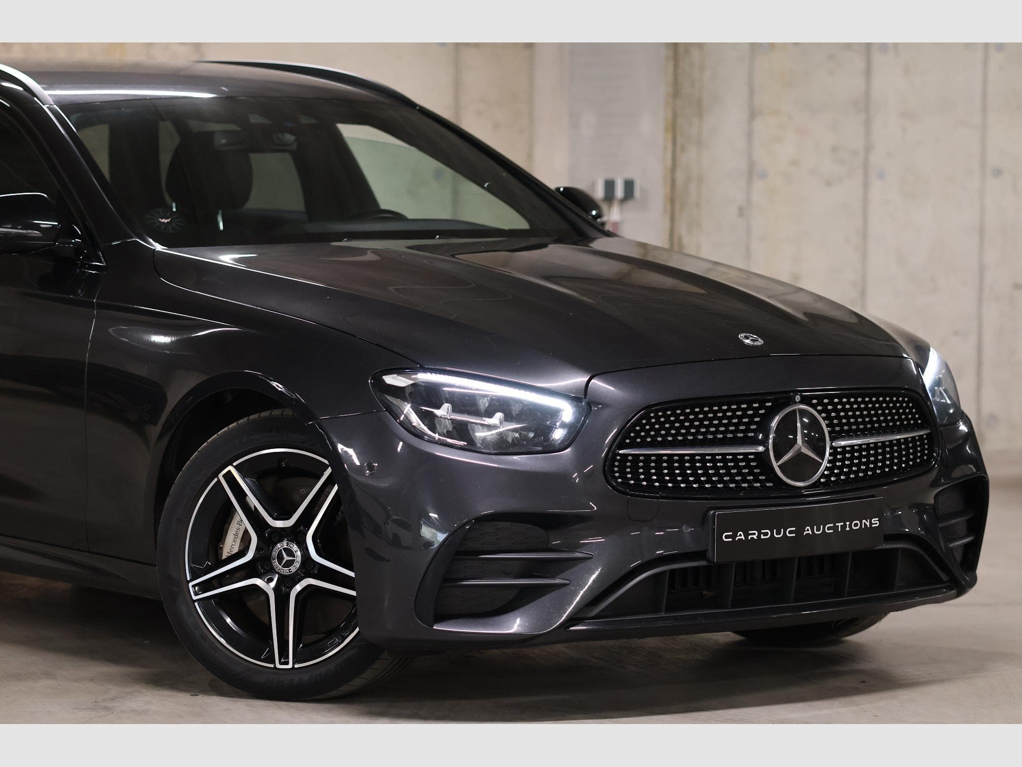 Mercedes E 300 E 300e T 9G-TRONIC AMG Line (2022) - Foto 11