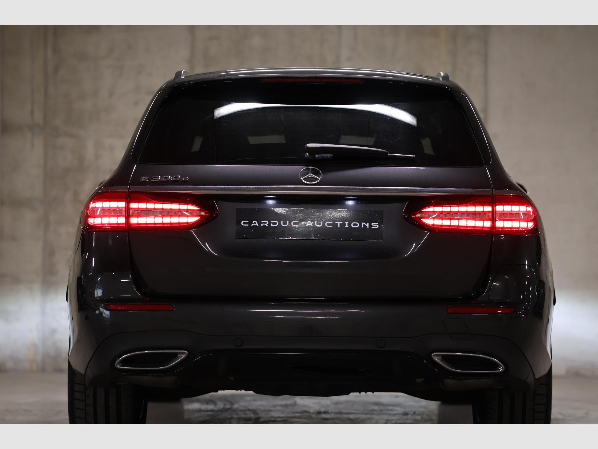 Mercedes E 300 E 300e T 9G-TRONIC AMG Line (2022) - Foto 16