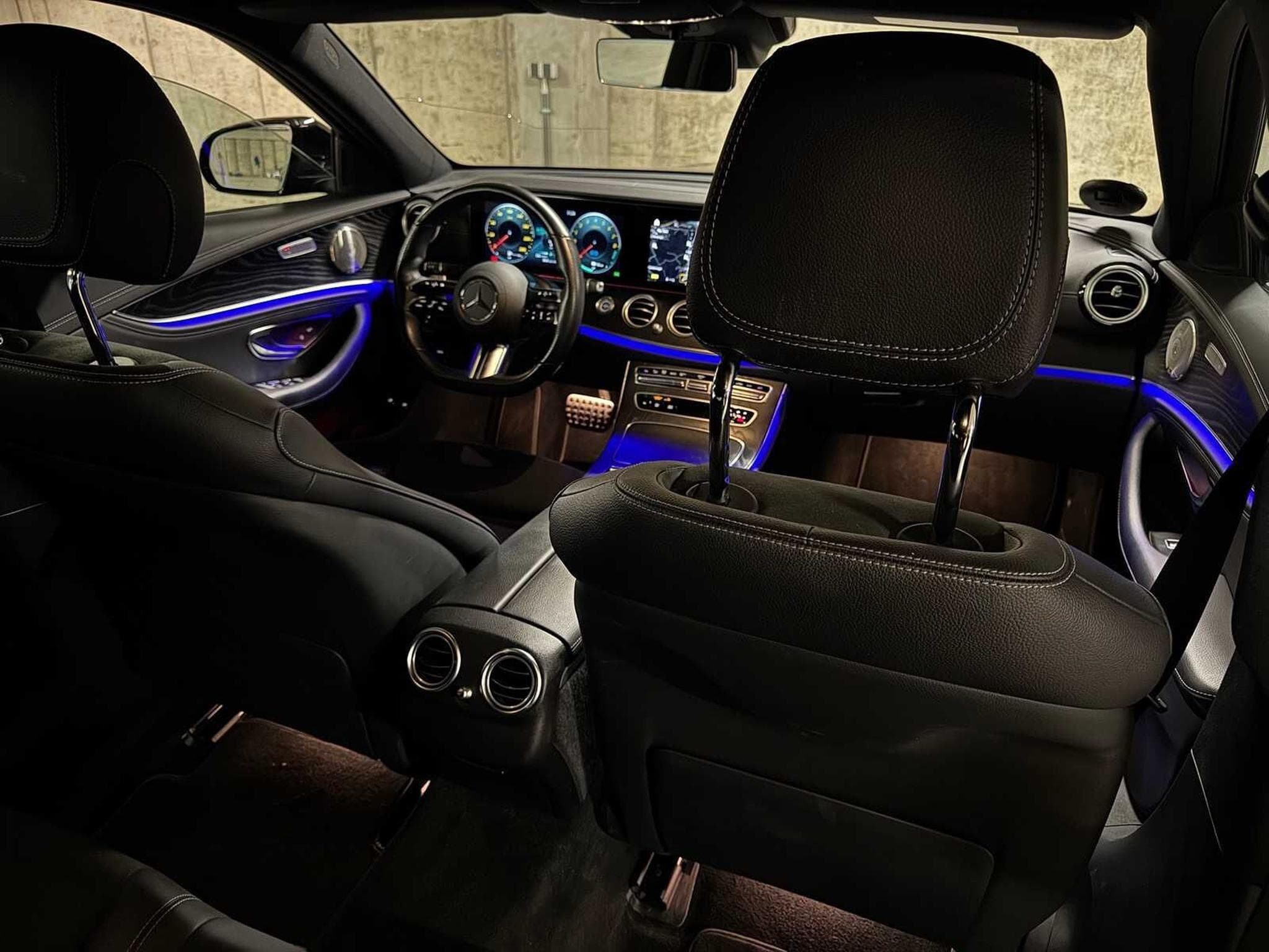 Mercedes E 300 E 300e T 9G-TRONIC AMG Line (2022) - Foto 48