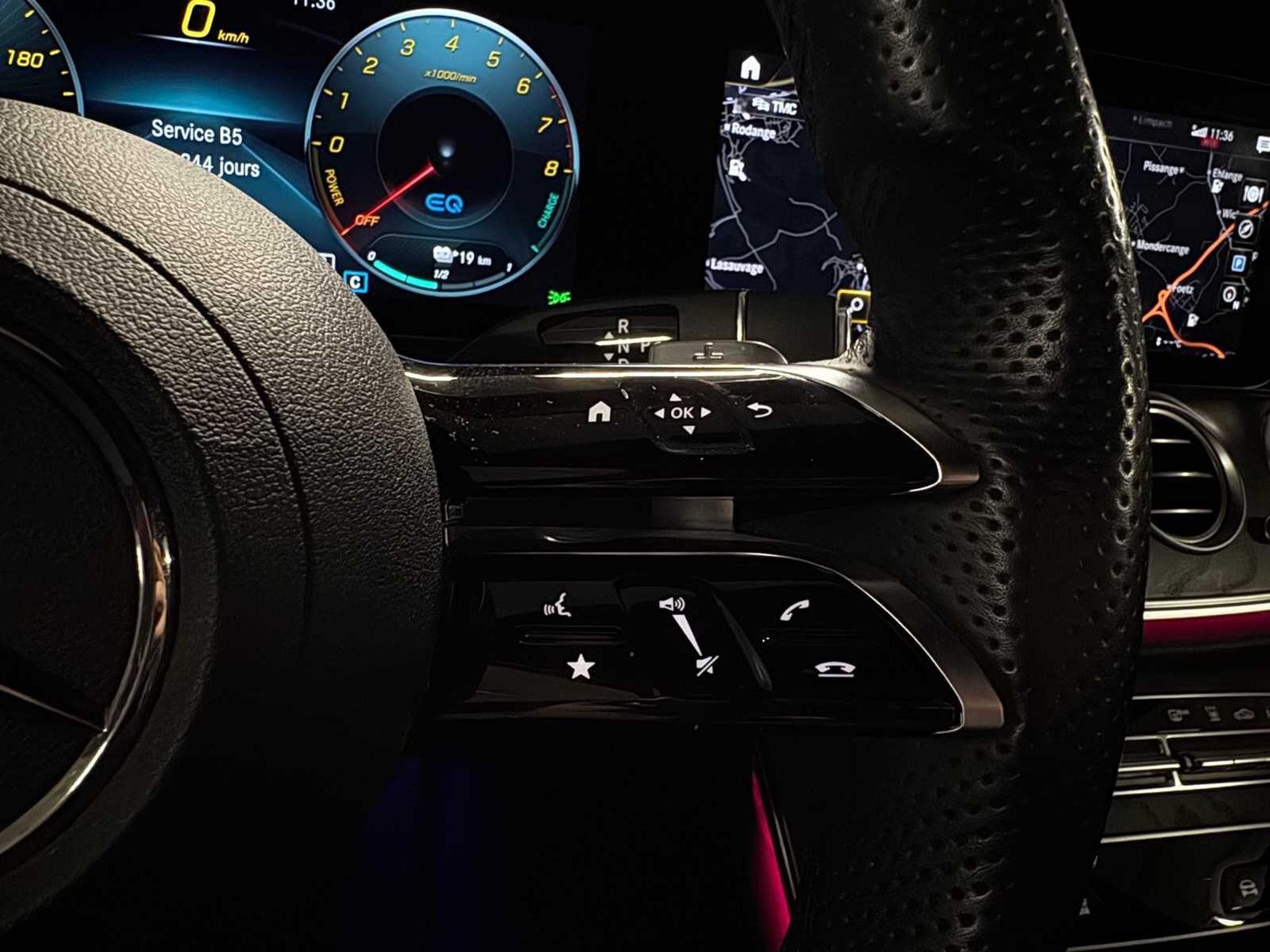 Mercedes E 300 E 300e T 9G-TRONIC AMG Line (2022) - Foto 39