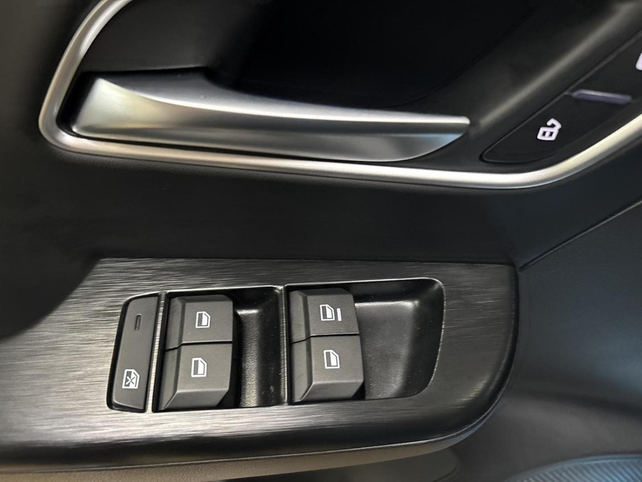 MG ZS 1.5 Hybrid+ 197ch Luxury (2026) - Foto 16