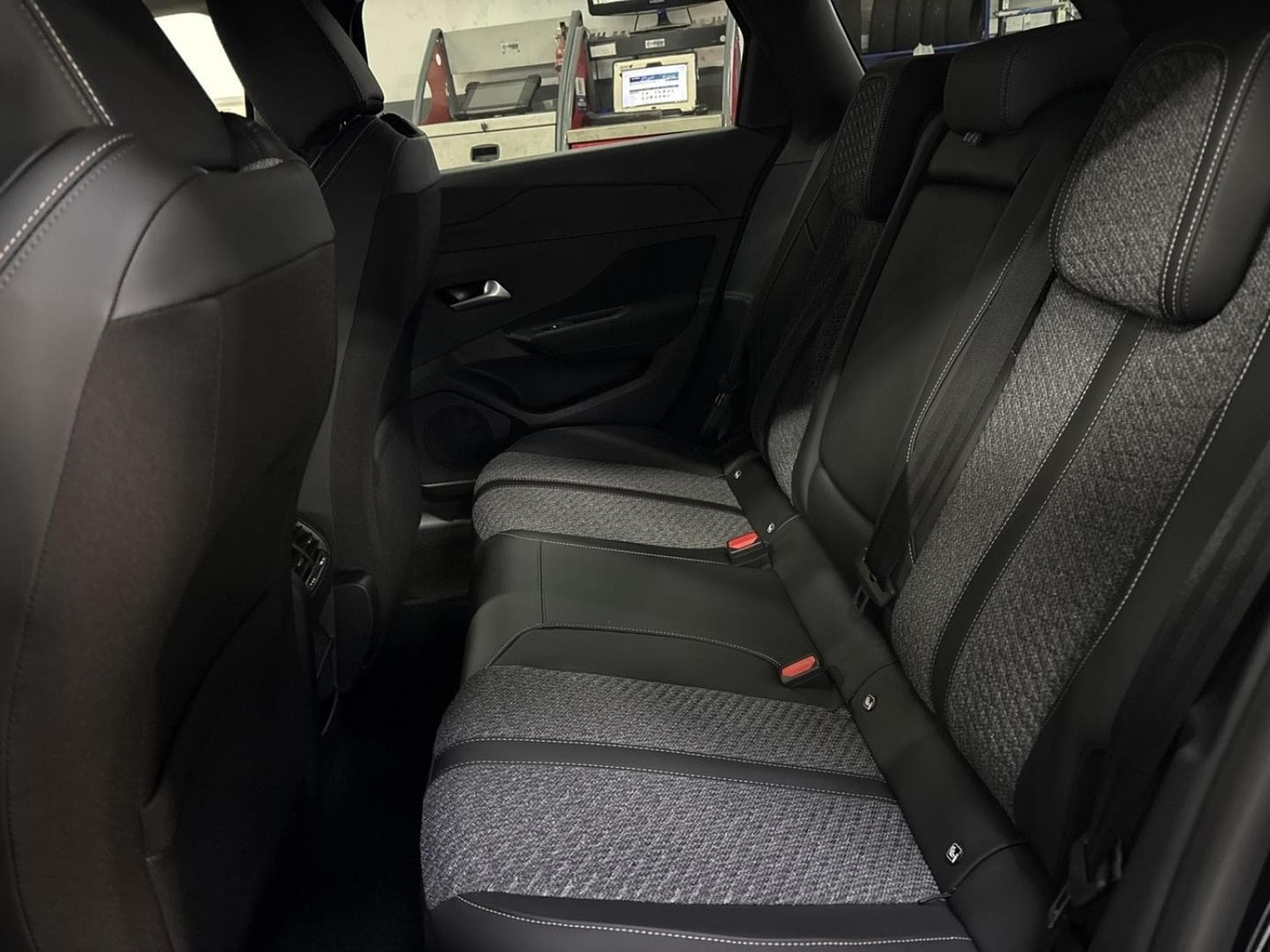 Peugeot 308 308 SW BlueHDI 130ch S&S Business EAT8 (2026) - Foto 11