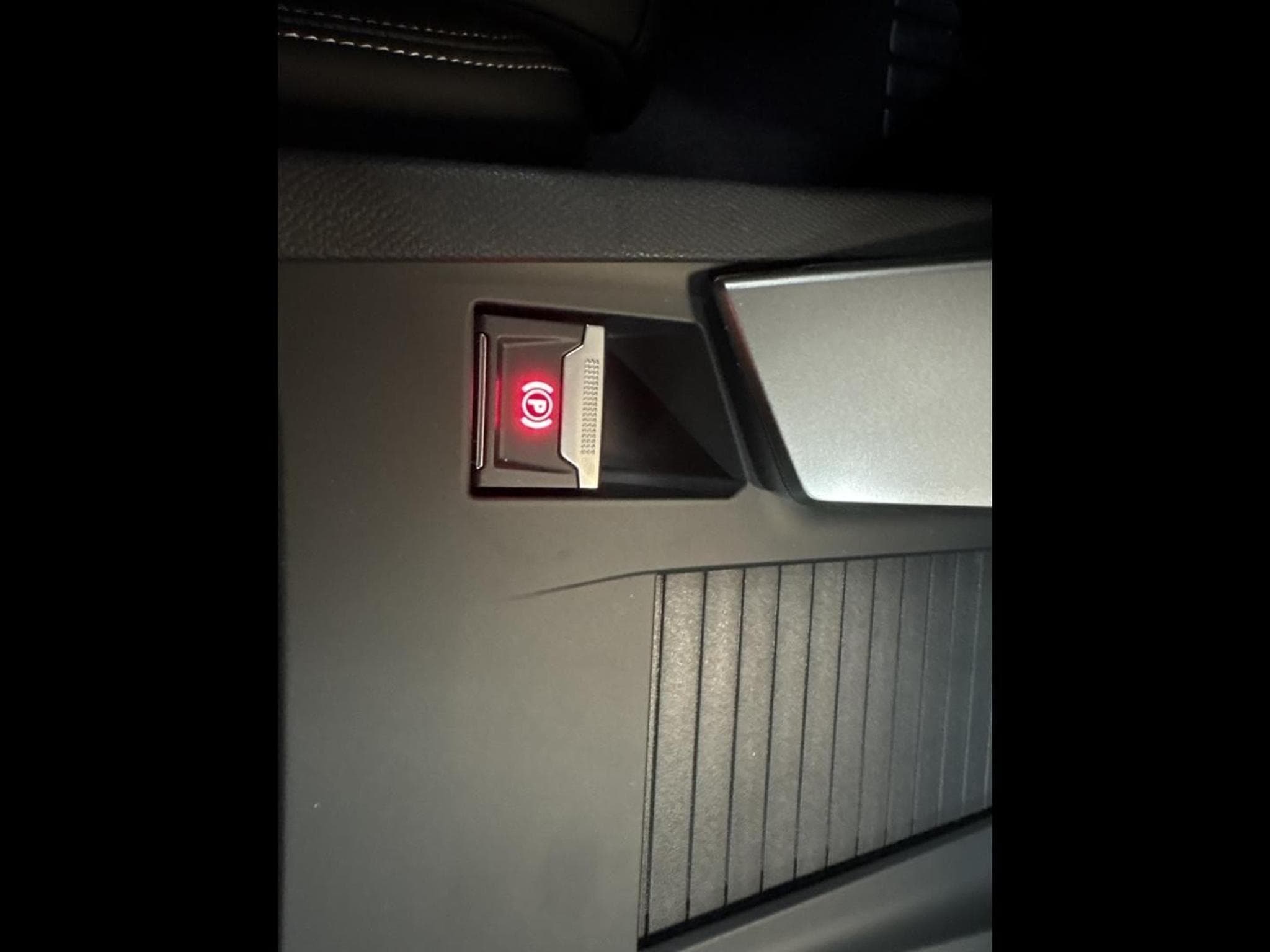Peugeot 308 308 SW BlueHDI 130ch S&S Business EAT8 (2026) - Foto 32