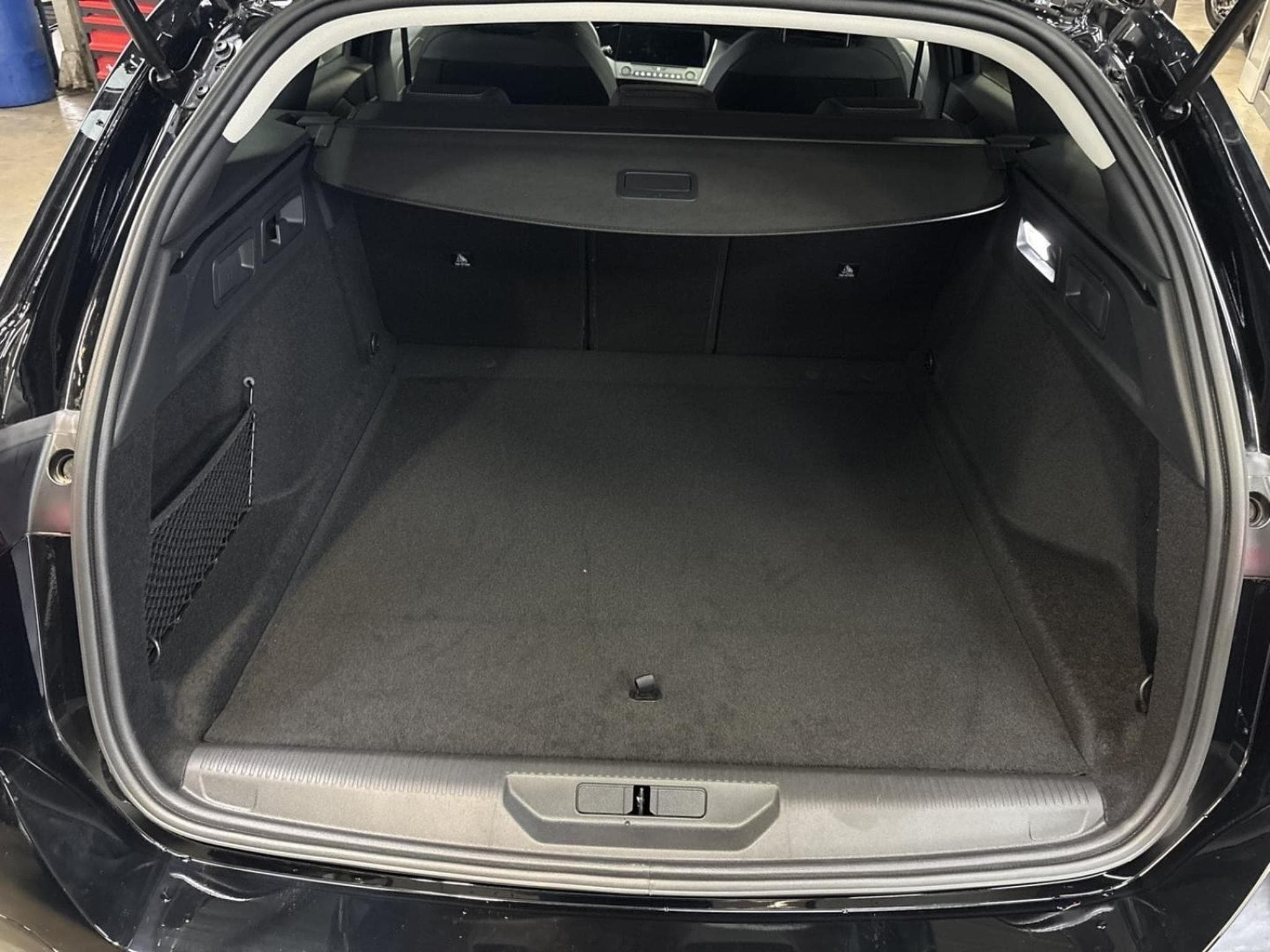 Peugeot 308 308 SW BlueHDI 130ch S&S Business EAT8 (2026) - Foto 41