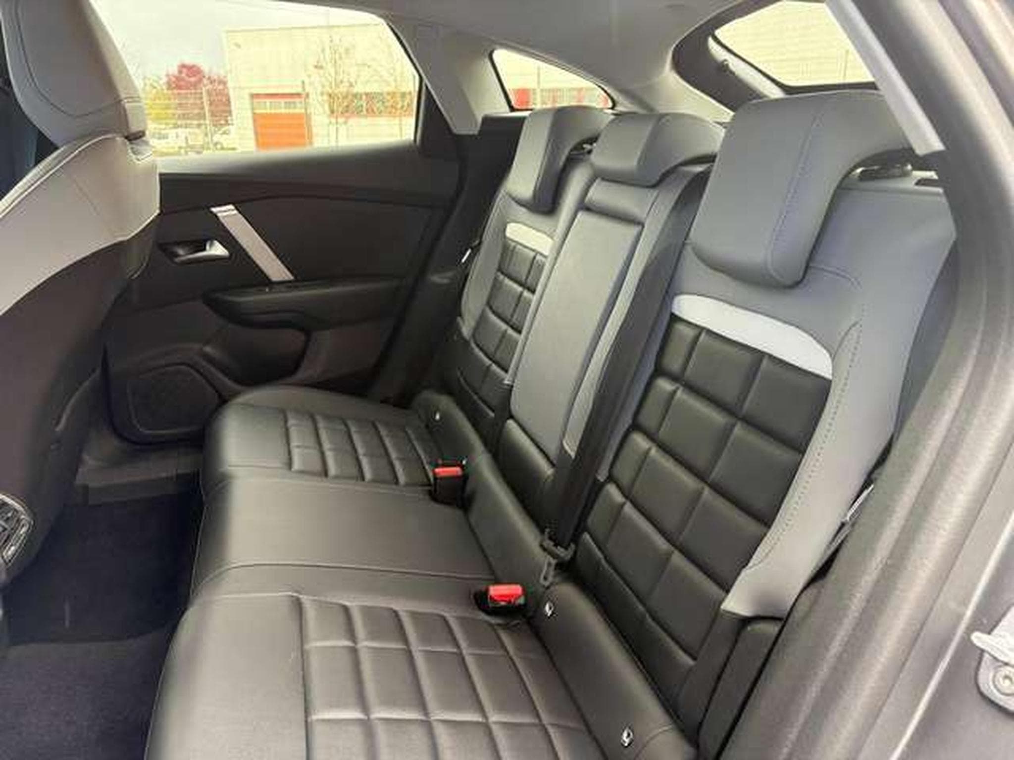 Citroen C4 C4 PureTech 130 Stop (2025) - Photo 6