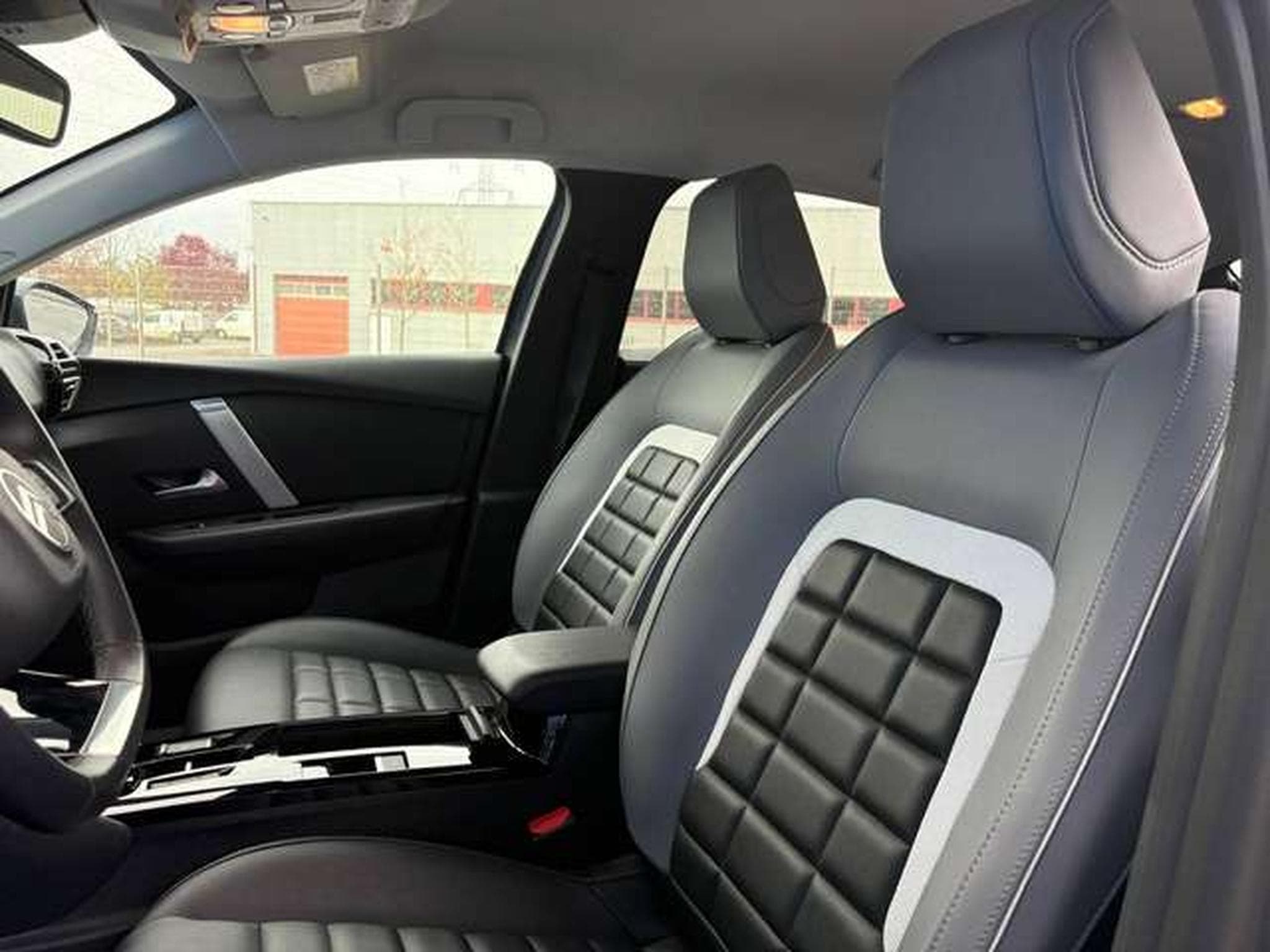 Citroen C4 C4 PureTech 130 Stop (2025) - Photo 5