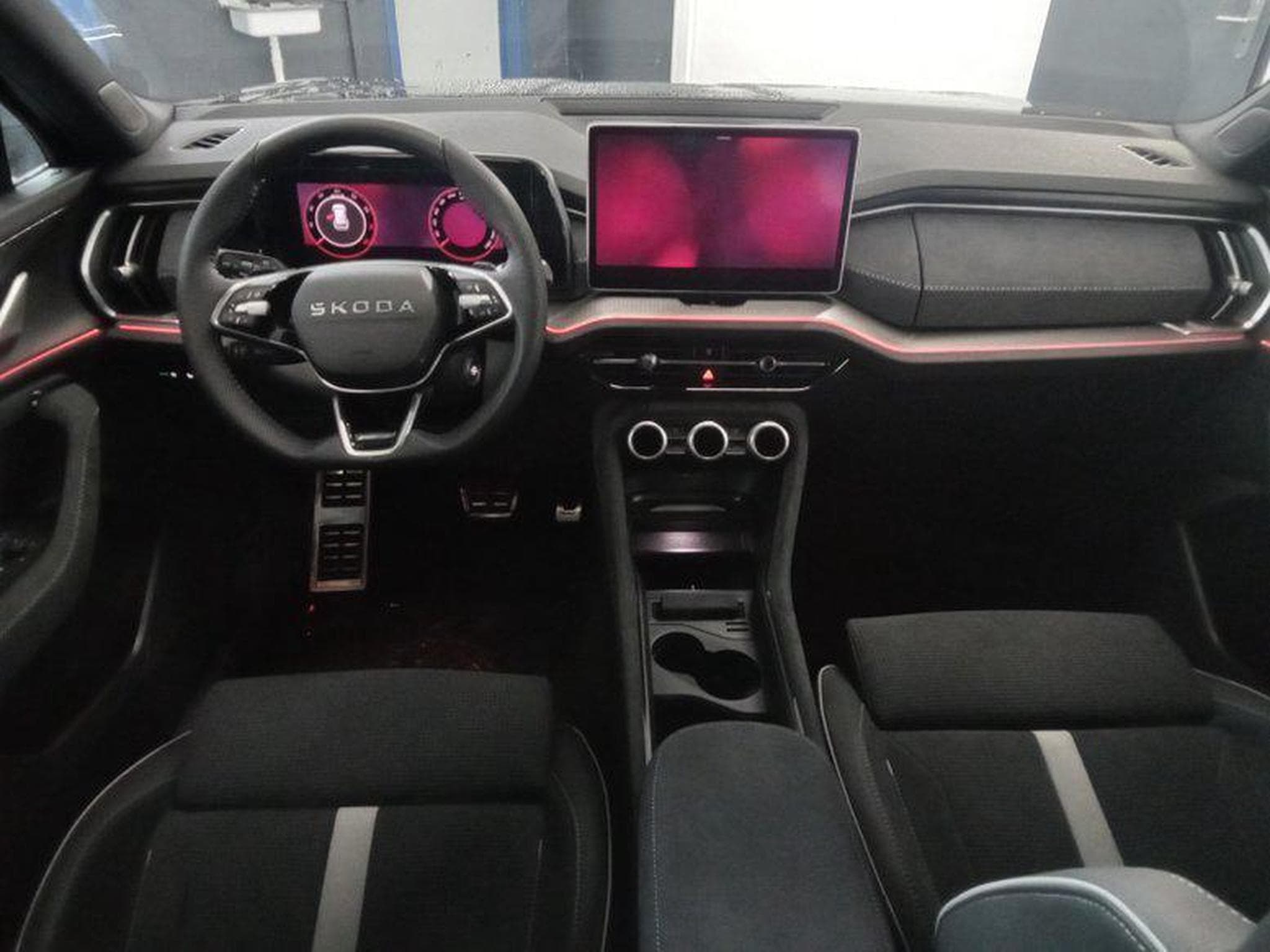 Skoda Kodiaq Sportline 1.5 TSI 7-Gang DSG (2026) - Photo 7