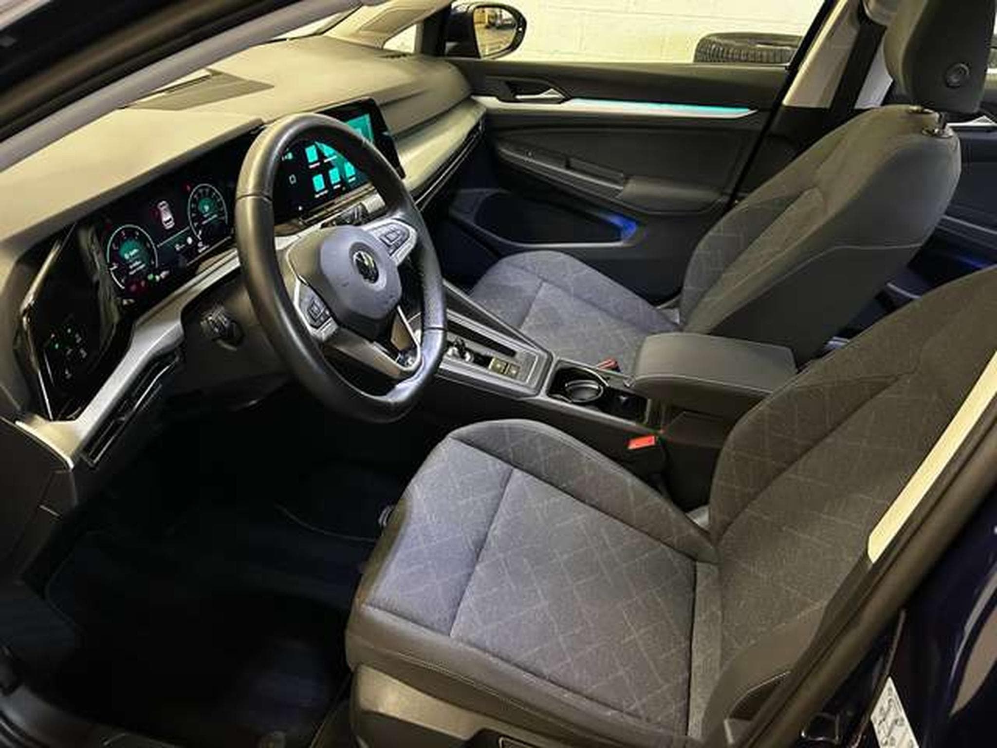 VW Golf 2.0 TDi LIFE DIESEL DSG7 (2021) - Foto 6