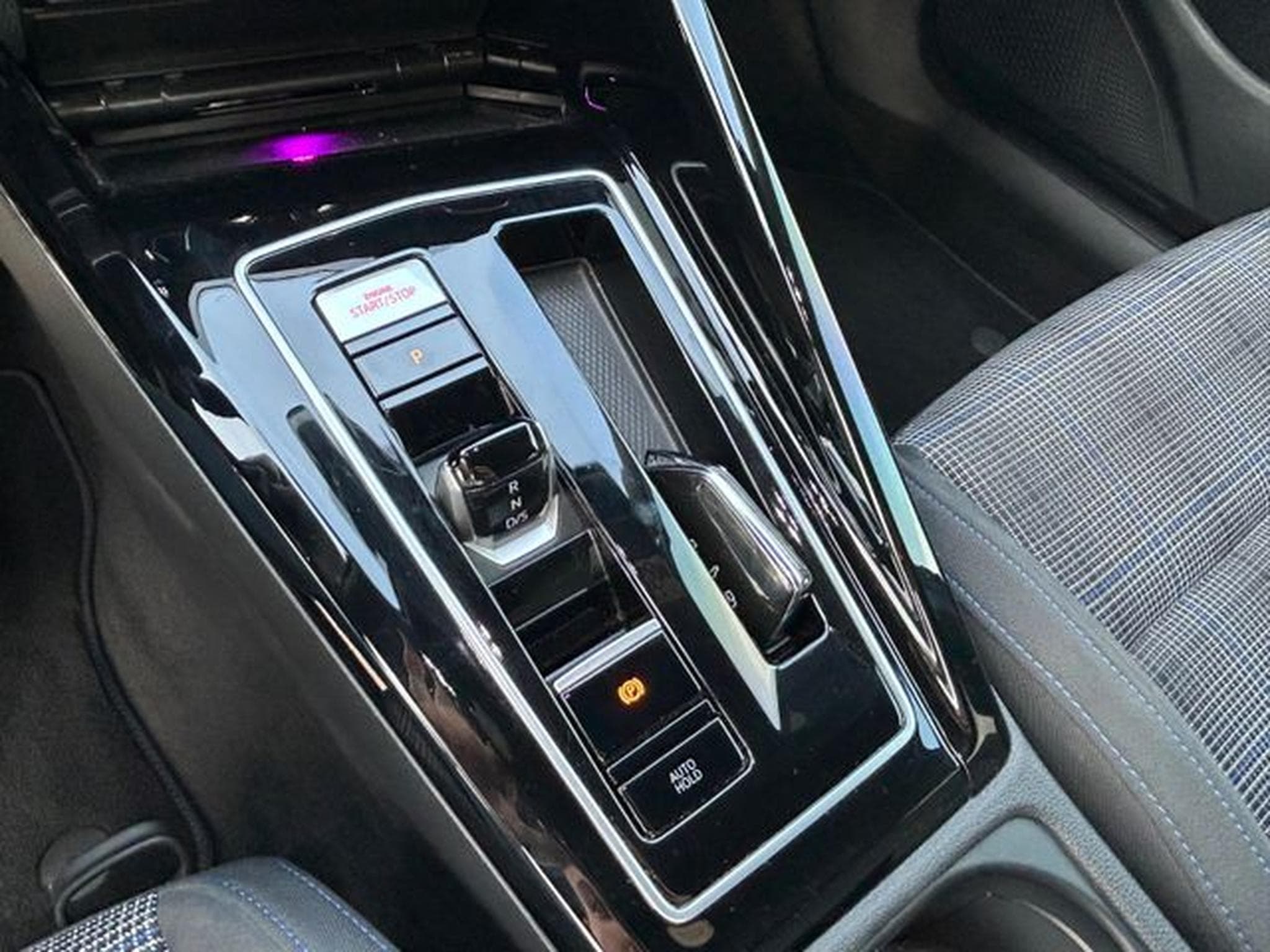 VW Golf Golf VIII Lim. GTE eHybrid *i-Cockpit*ACC* (2022) - Foto 16