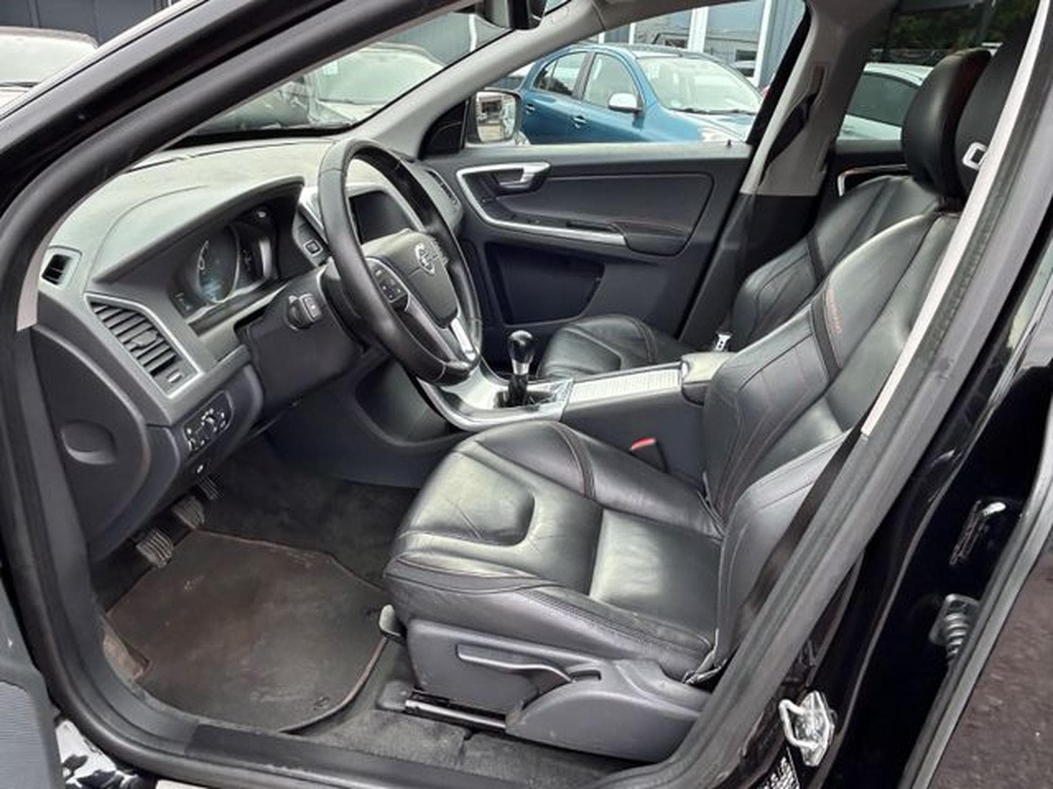 Volvo XC60 XC60 D4 AWD Ocean Race *Navi*AHK*Euro6* (2015) - Foto 7