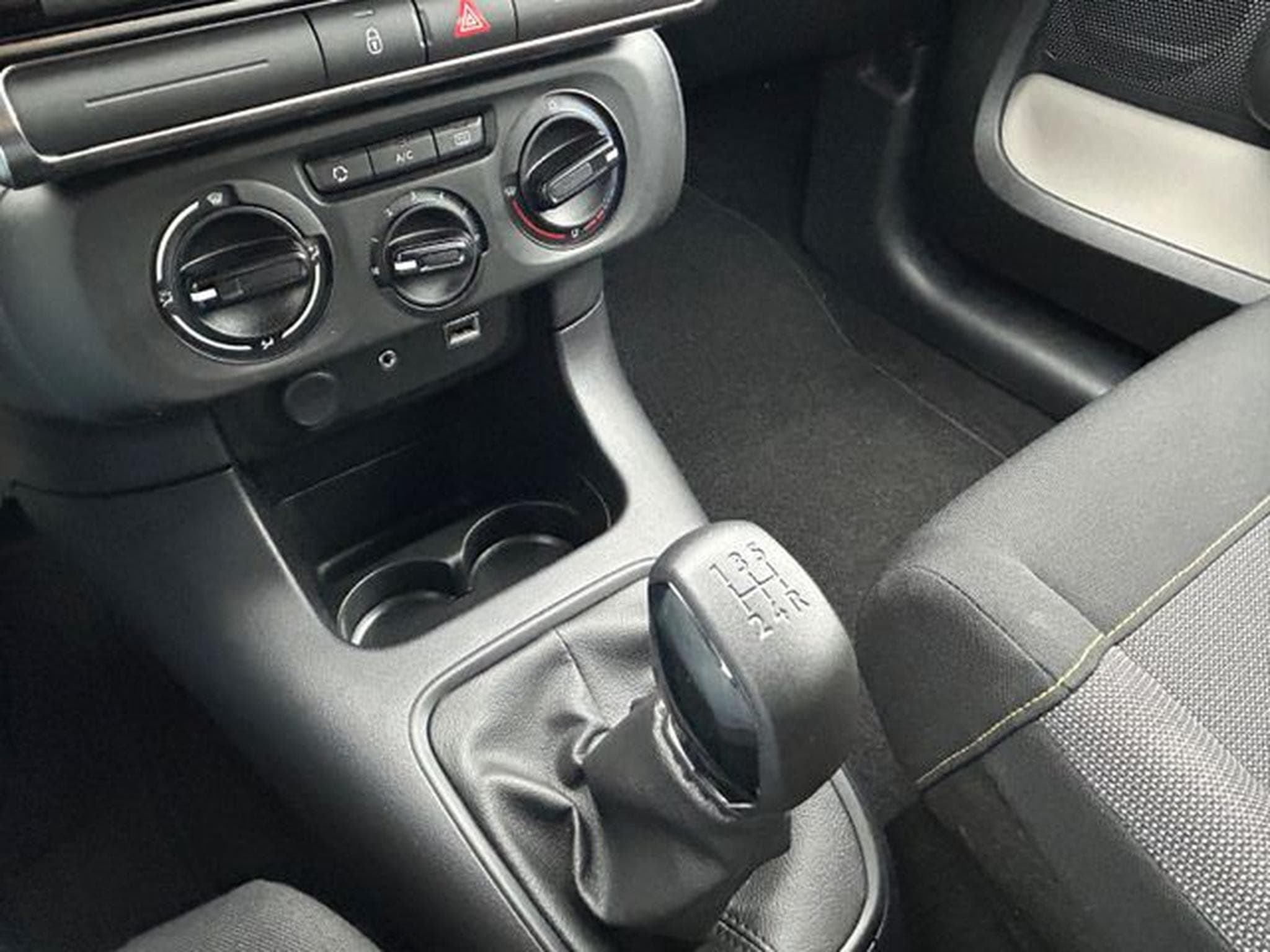 Citroën C3 C3 Feel Airbump *Bluetooth*LED*Tempomat*Euro6* (2017) - Foto 12