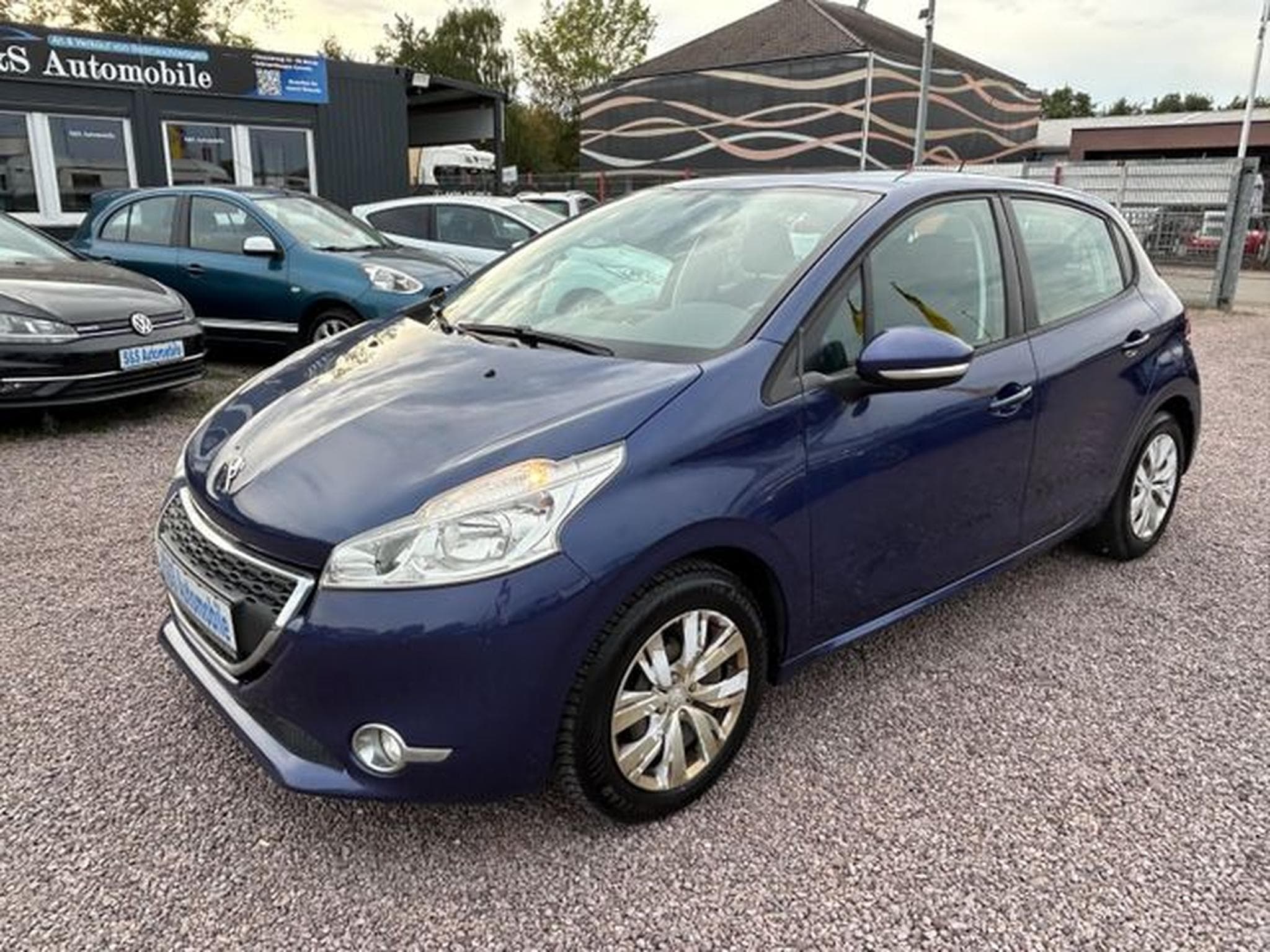 Peugeot 208 208 Active *Zahnriemen Neu*Euro5* (2013) - Photo 1