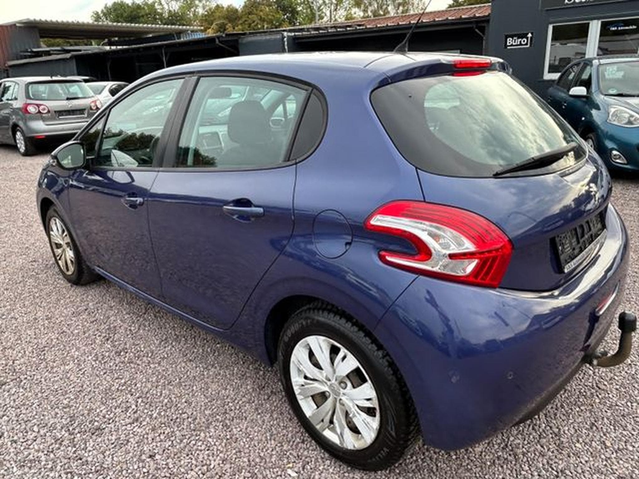 Peugeot 208 208 Active *Zahnriemen Neu*Euro5* (2013) - Photo 6