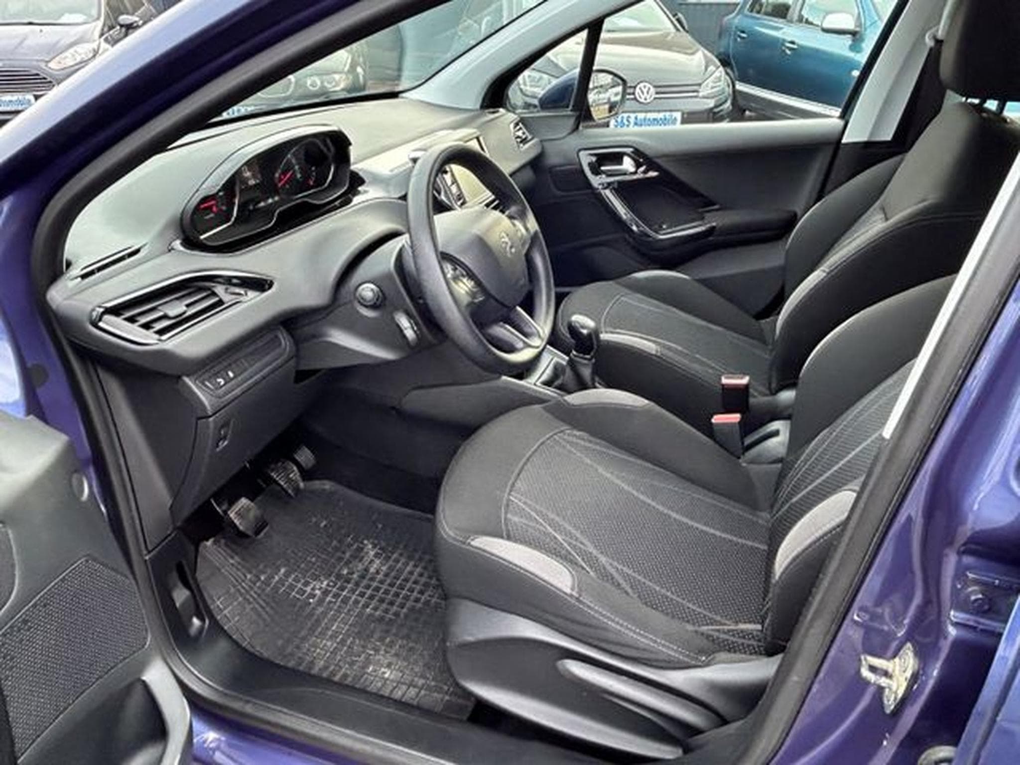 Peugeot 208 208 Active *Zahnriemen Neu*Euro5* (2013) - Photo 7
