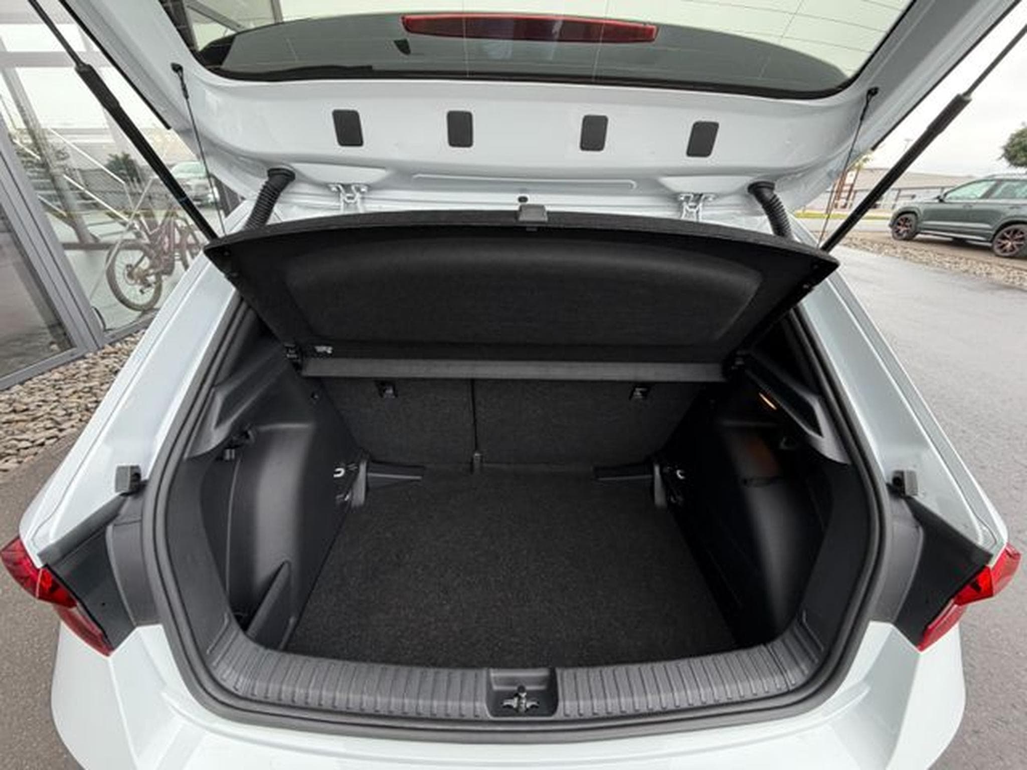 Skoda Fabia Fabia Monte Carlo DSG Navi Key 16"Kamera Shz (2025) - Photo 14